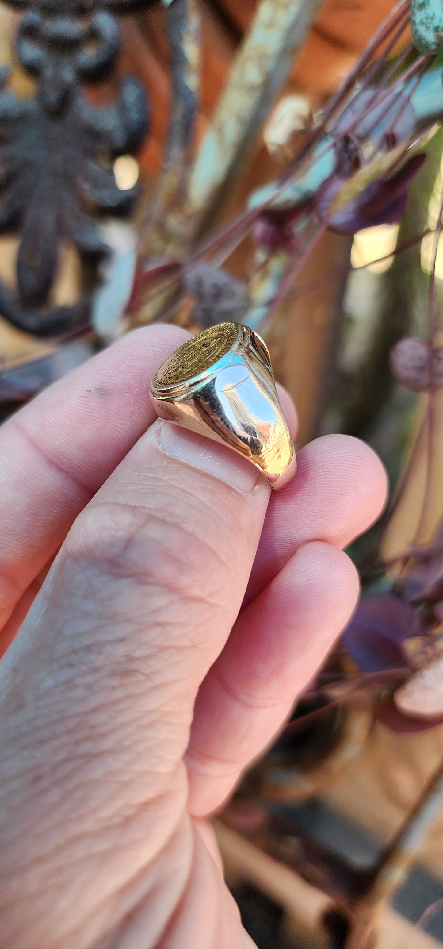 Chunky 9ct Yellow Gold signet ring set with an 22ct Yellow Gold Mexican 2 Pesos coin