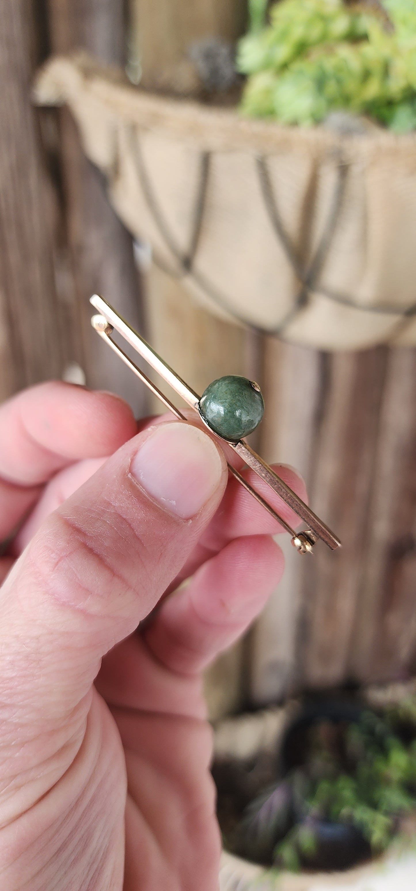 Vintage Art Deco period 9ct Rose Gold and Nephrite Jade Sphere bar brooch.
