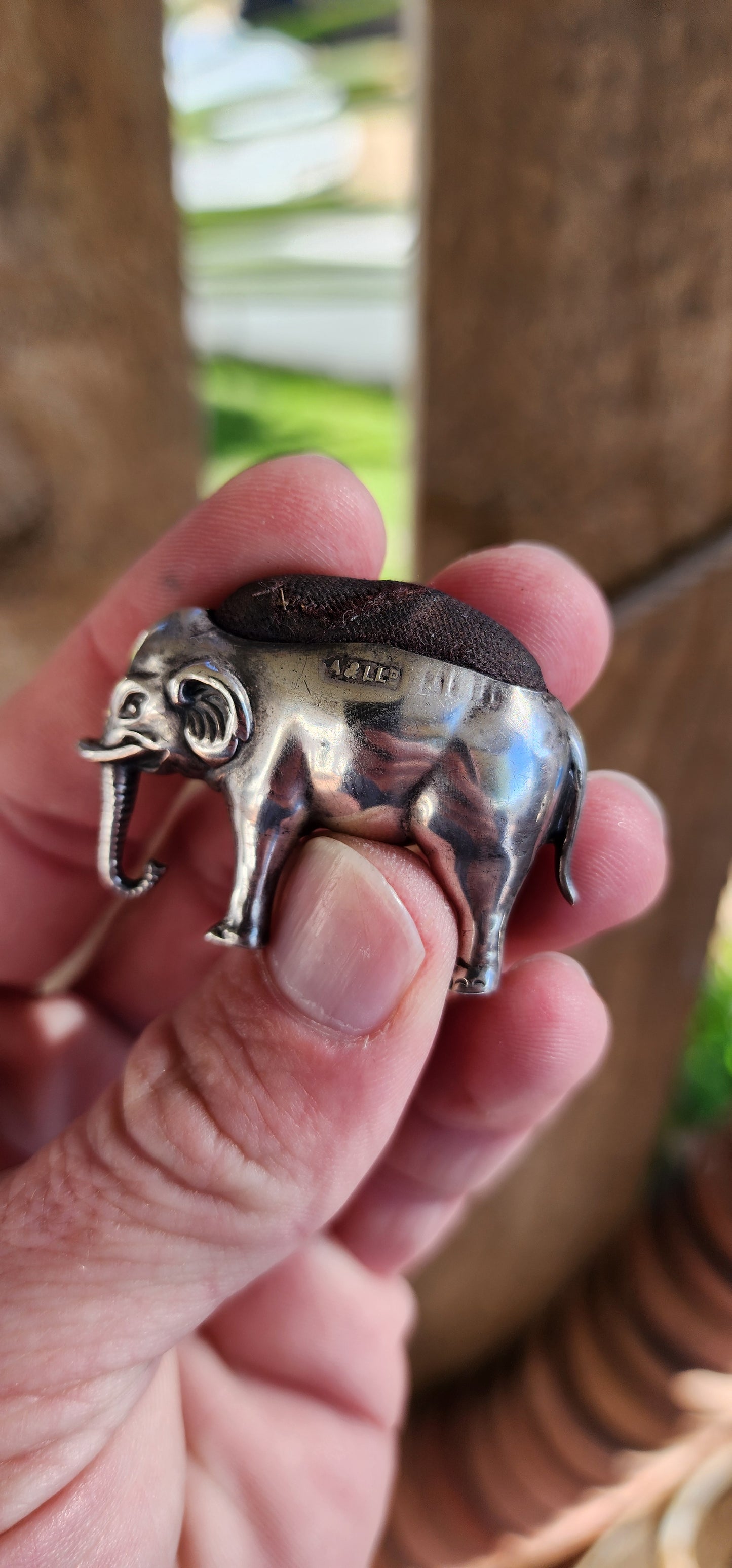 Antique Edwardian Hallmark Silver Novelty Pin Cushion.
Complete with original Velvet cushion