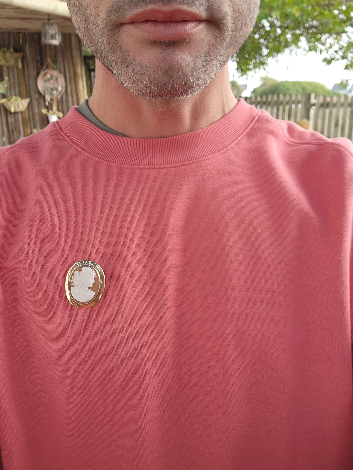Magnificent Antique Victorian 9ct Rose Gold carved Cameo brooch.
The master carved Cameo depicting an extremely detailed carved left facing portait of the Greek goddess ,Psyche.