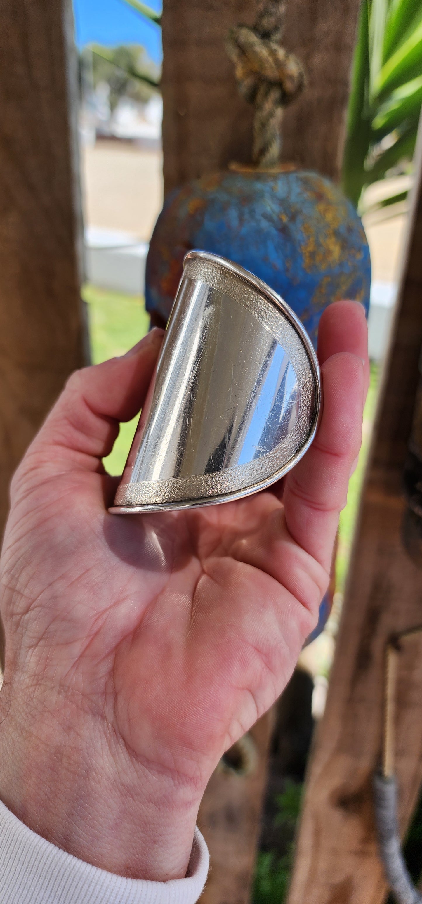 Marvelous and chunky Vintage Bone cuff bangle.
Crafted from high-quality 999 Fine Silver, the designer-inspired Bone Cuff is big, bold, stylish, and simply perfect for an impact-making appearance.Classical smooth design with a textured border.