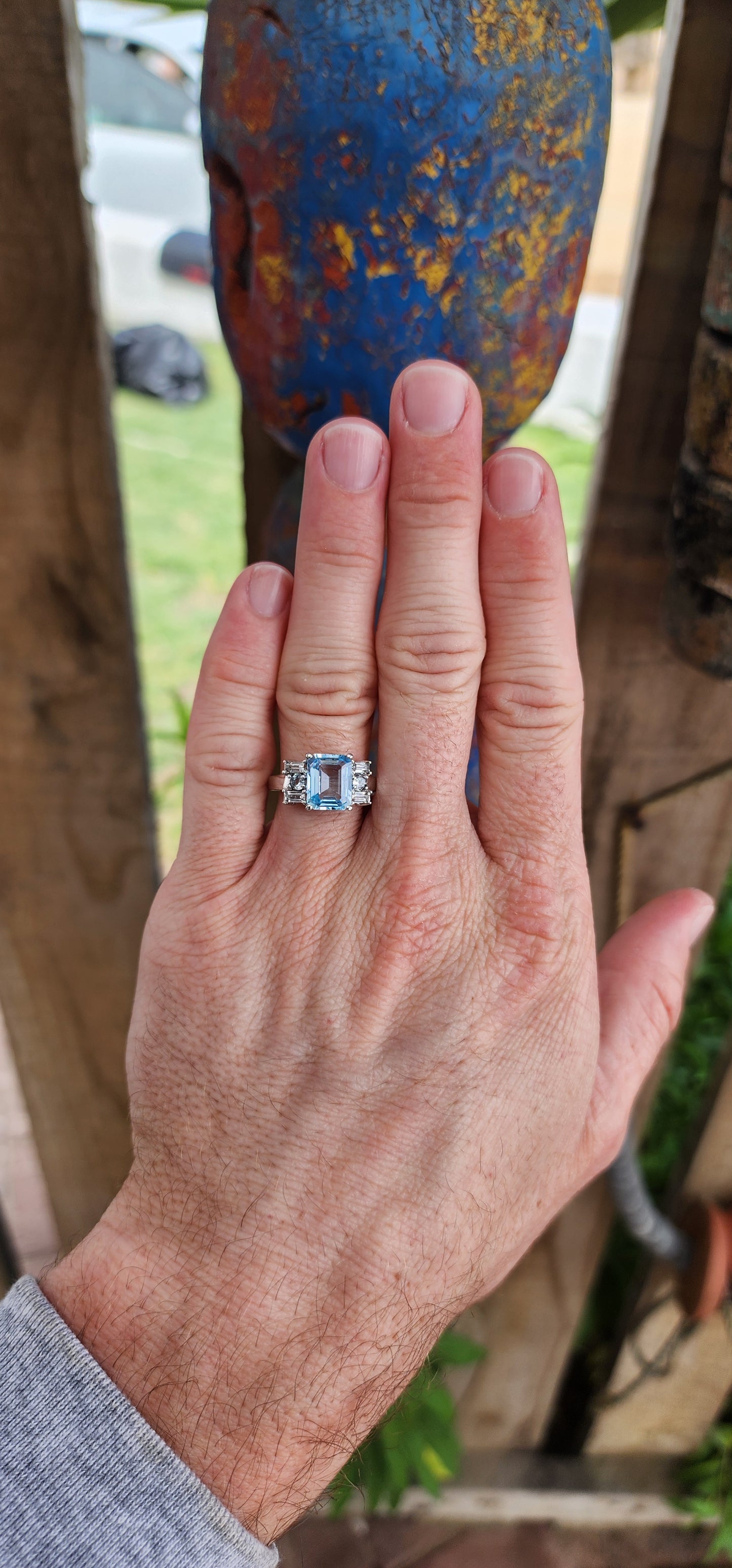 This marvelous sterling silver dress ring showcases an exquisite Art Deco-inspired design, exuding timeless elegance and sophistication.