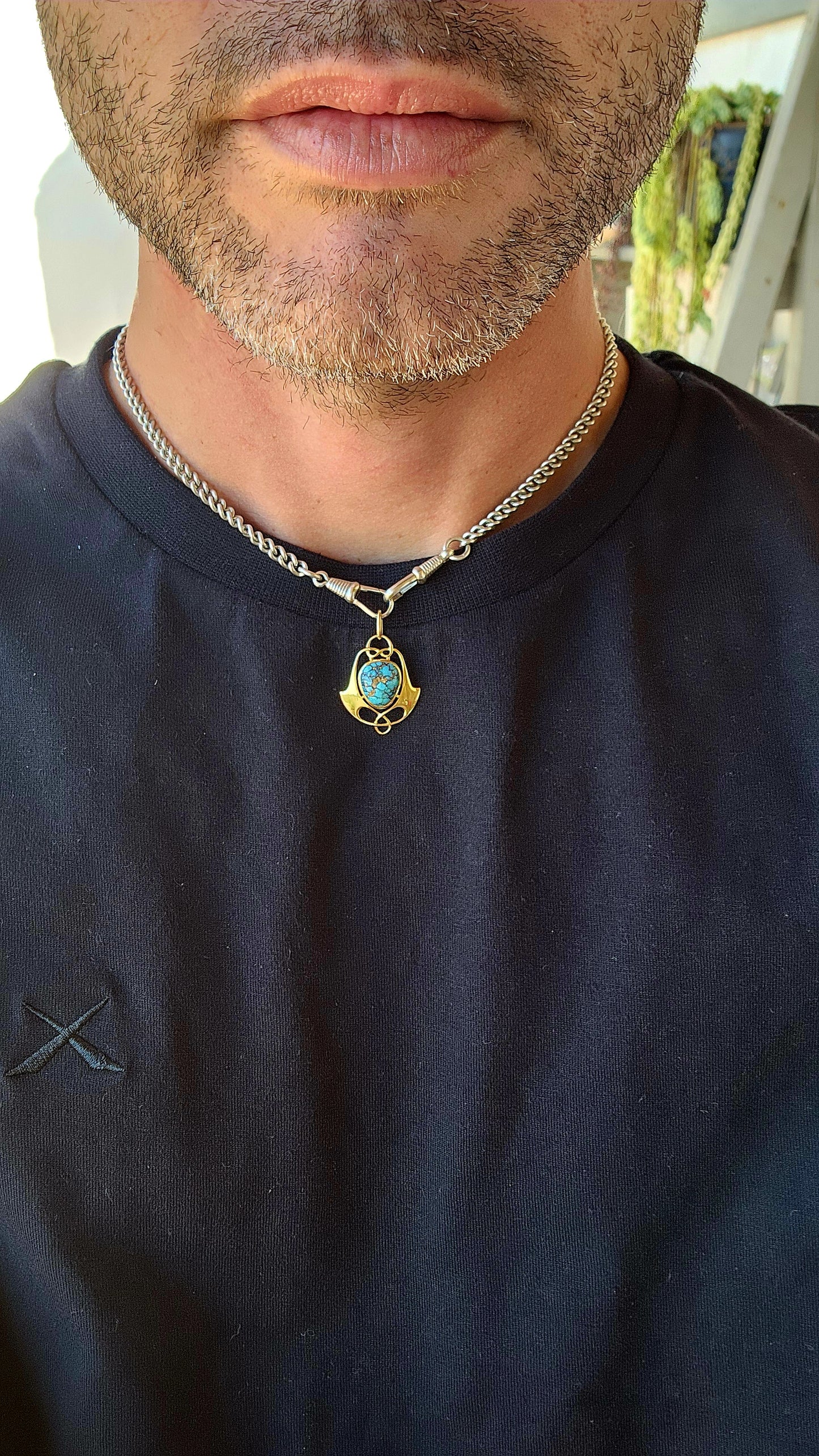 This stunning edwardian early 20th-century Art Nouveau pendant, crafted around 1905, epitomizes the creative mastery of Murrle Bennet & Co., a jewelry house renowned for its distinctive blend of craftsmanship and innovation.