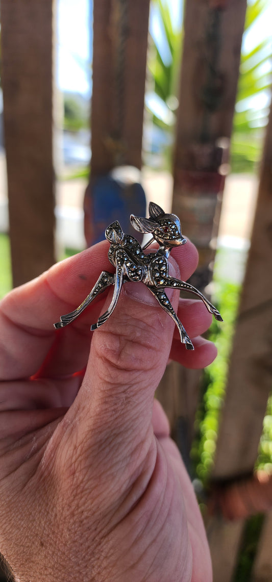 Oh, what a darling star! This adorable vintage sterling silver Bambi brooch looks like it just leaped straight from the silver screen and into your jewelry collection, taking a well-deserved break from the limelight.