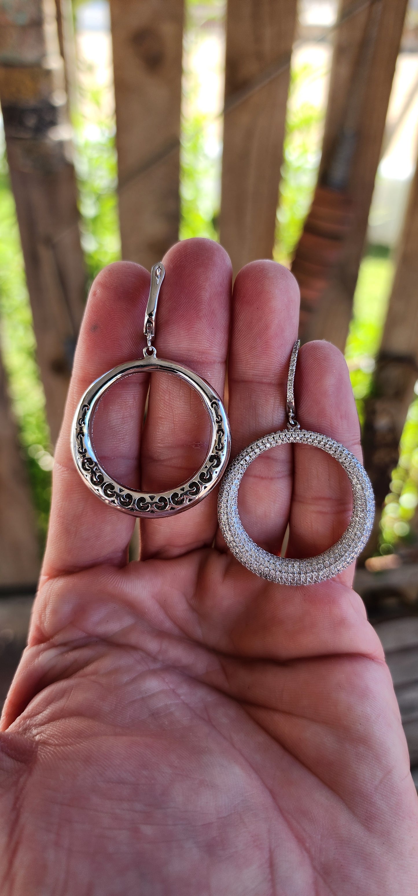 These breathtaking sterling silver statement drop earrings embody the perfect harmony of classical refinement and contemporary charm.