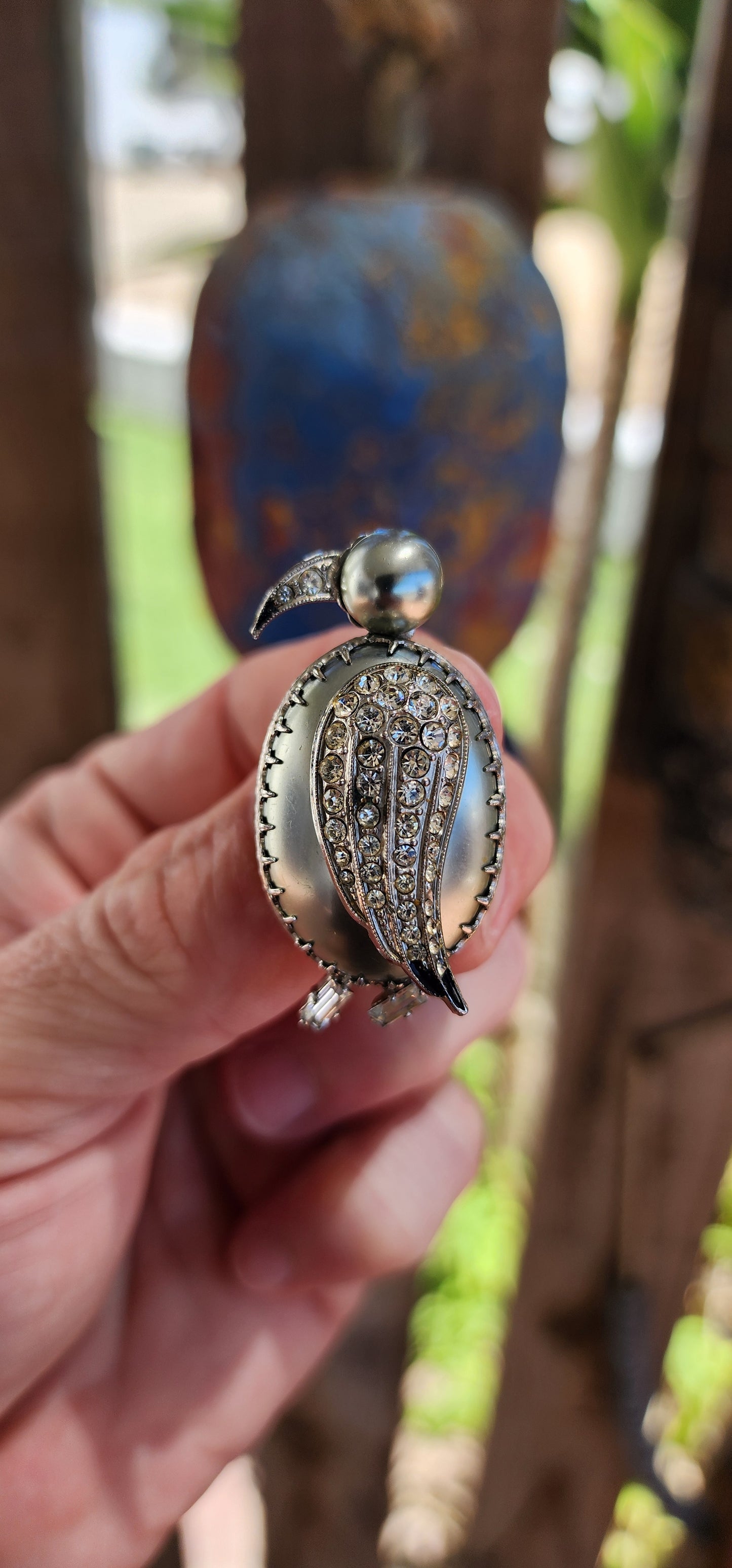 Be prepared to fall in love with this adorable vintage art deco era penguin costume brooch, all dressed up in silvertone sparkle and ready for a night on the town.