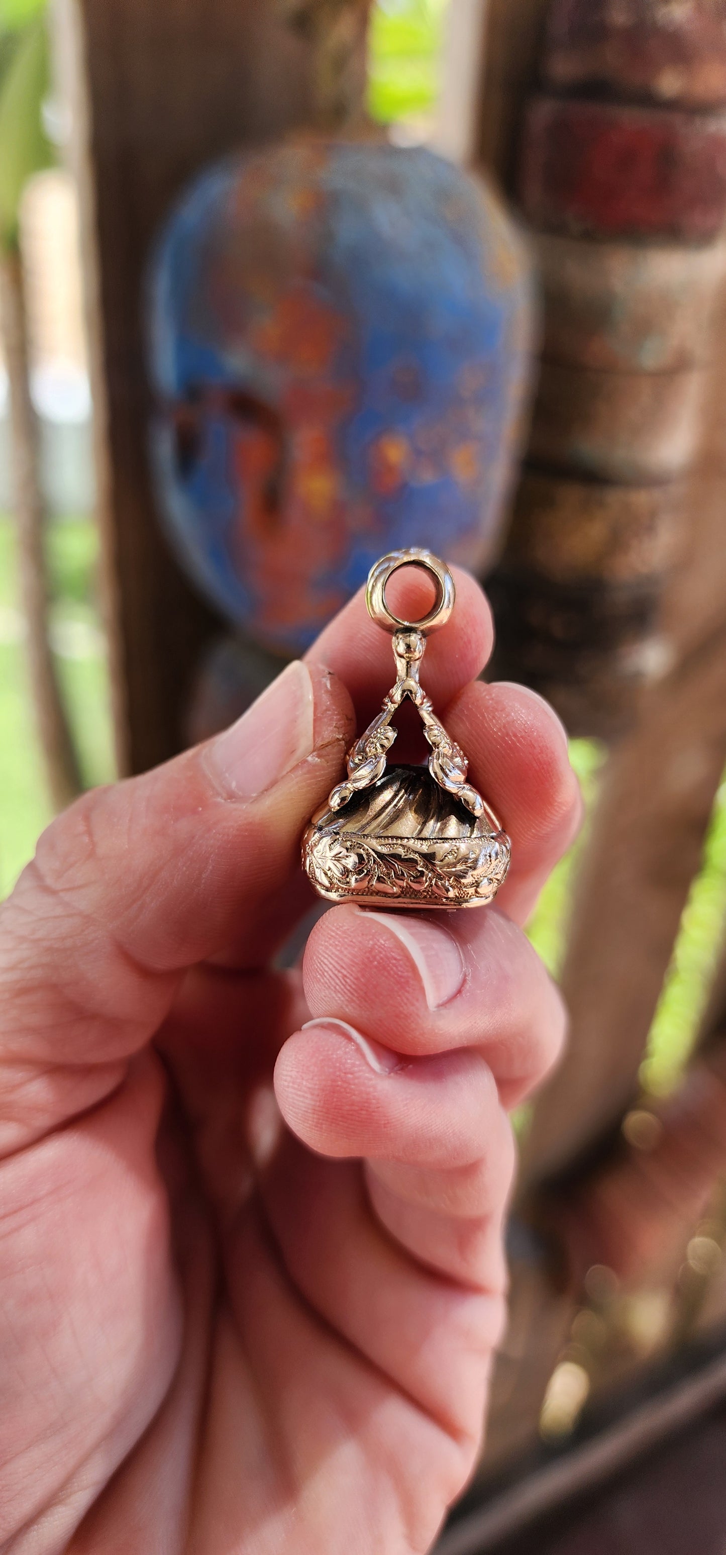 This large-sized Victorian 9ct rose gold fob seal pendant is a stunning relic of the mid-to-late 19th century, embodying both artistic mastery and functional elegance.