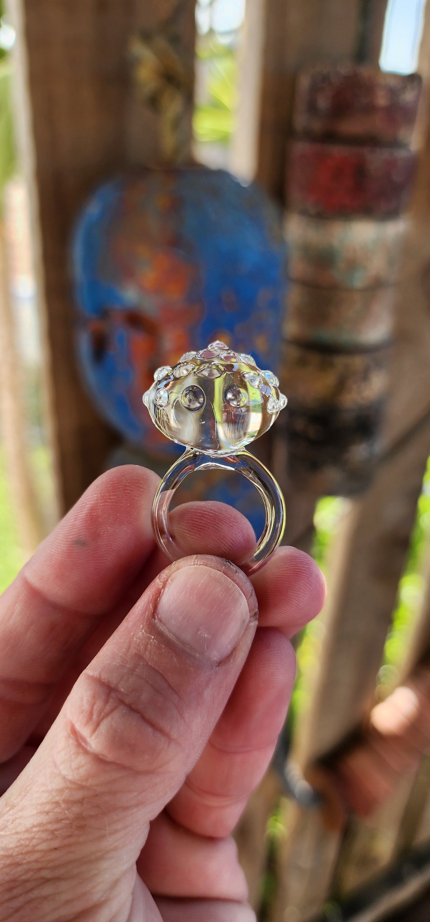 This striking vintage contemporary statement ring is a miniature masterpiece of sculptural design, resembling the elegant form of a sea urchin.
