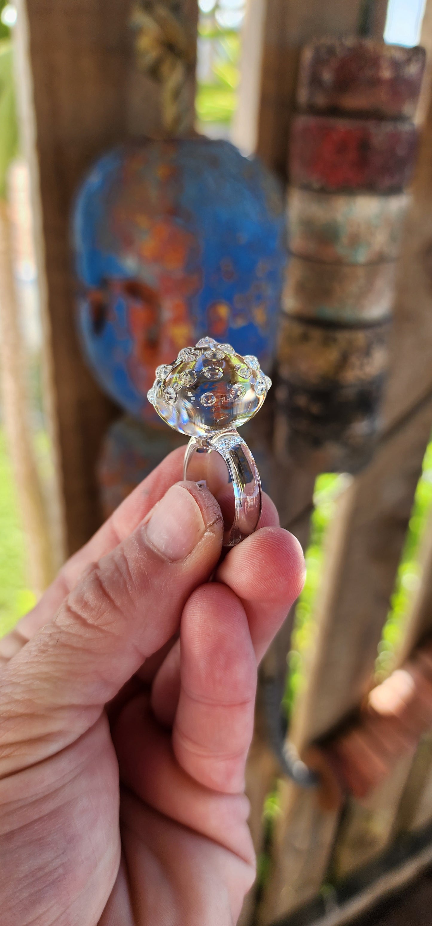 This striking vintage contemporary statement ring is a miniature masterpiece of sculptural design, resembling the elegant form of a sea urchin.