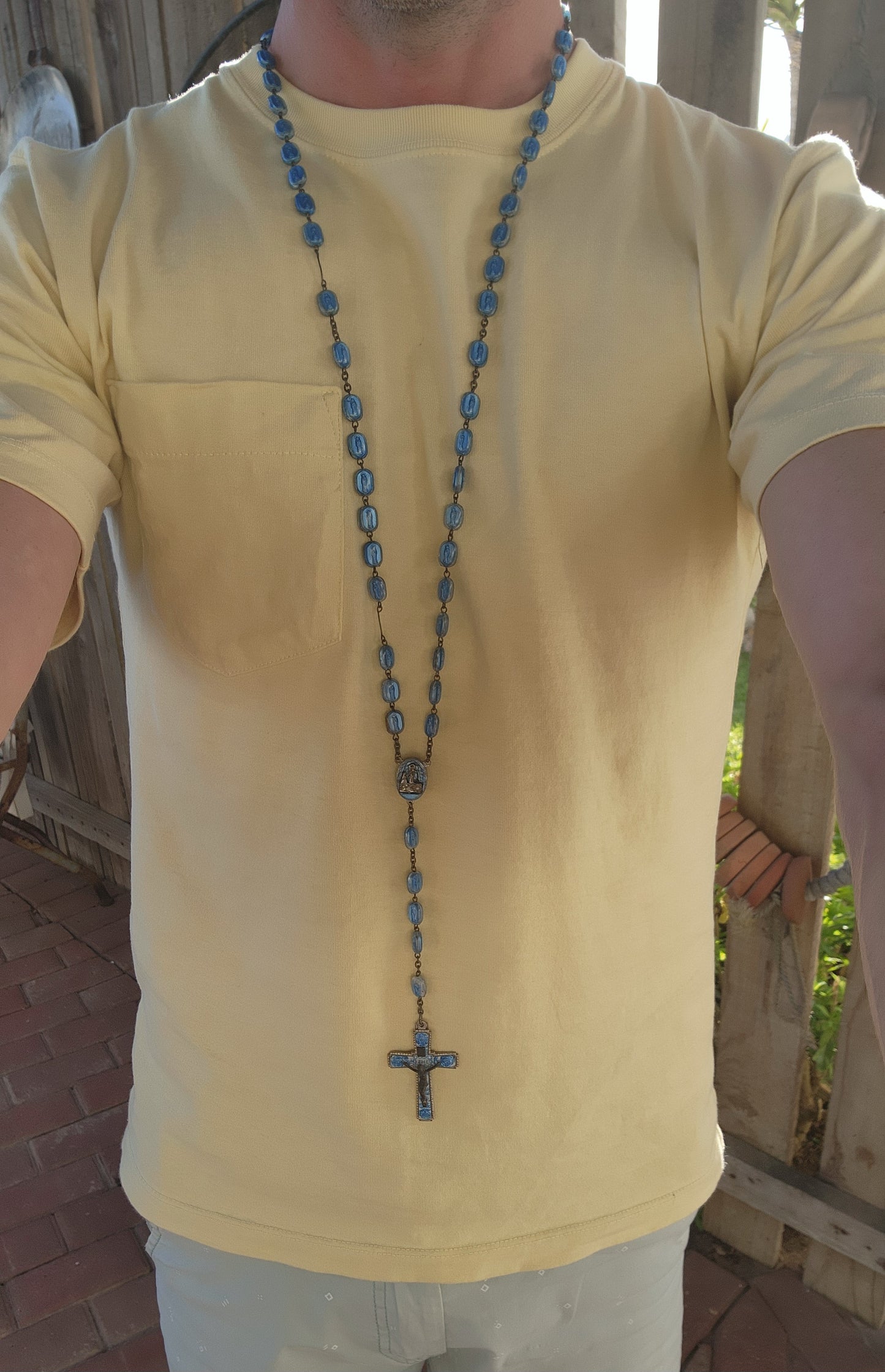 This beautiful vintage 1950's Legatura Alpacca "bubble water" rosary is a stunning and historically significant devotional piece, highly sought after by collectors and religious artifact enthusiasts.