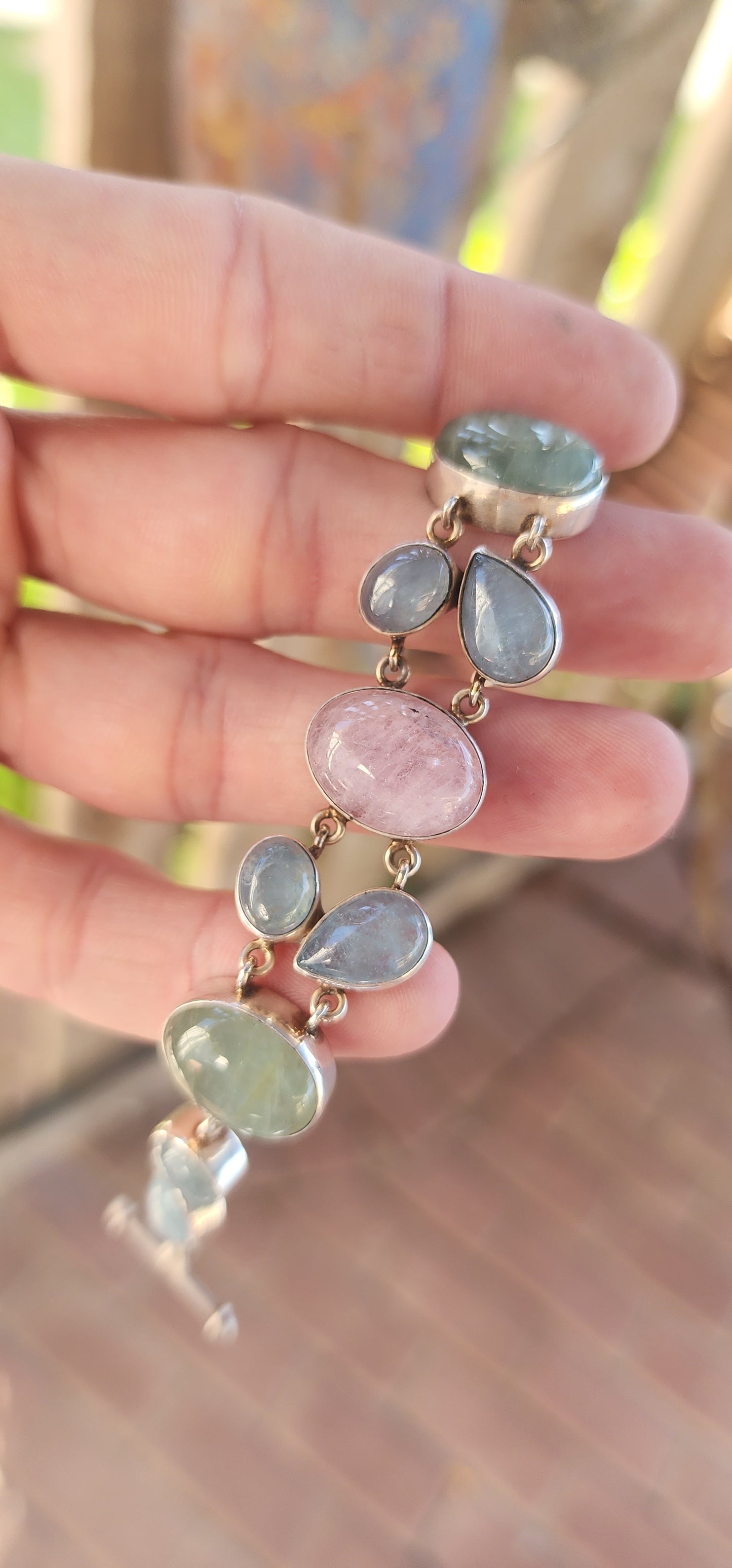 This bracelet is an absolute dream in pastel hues, a soft and elegant piece that blends delicate charm with artisanal craftsmanship.