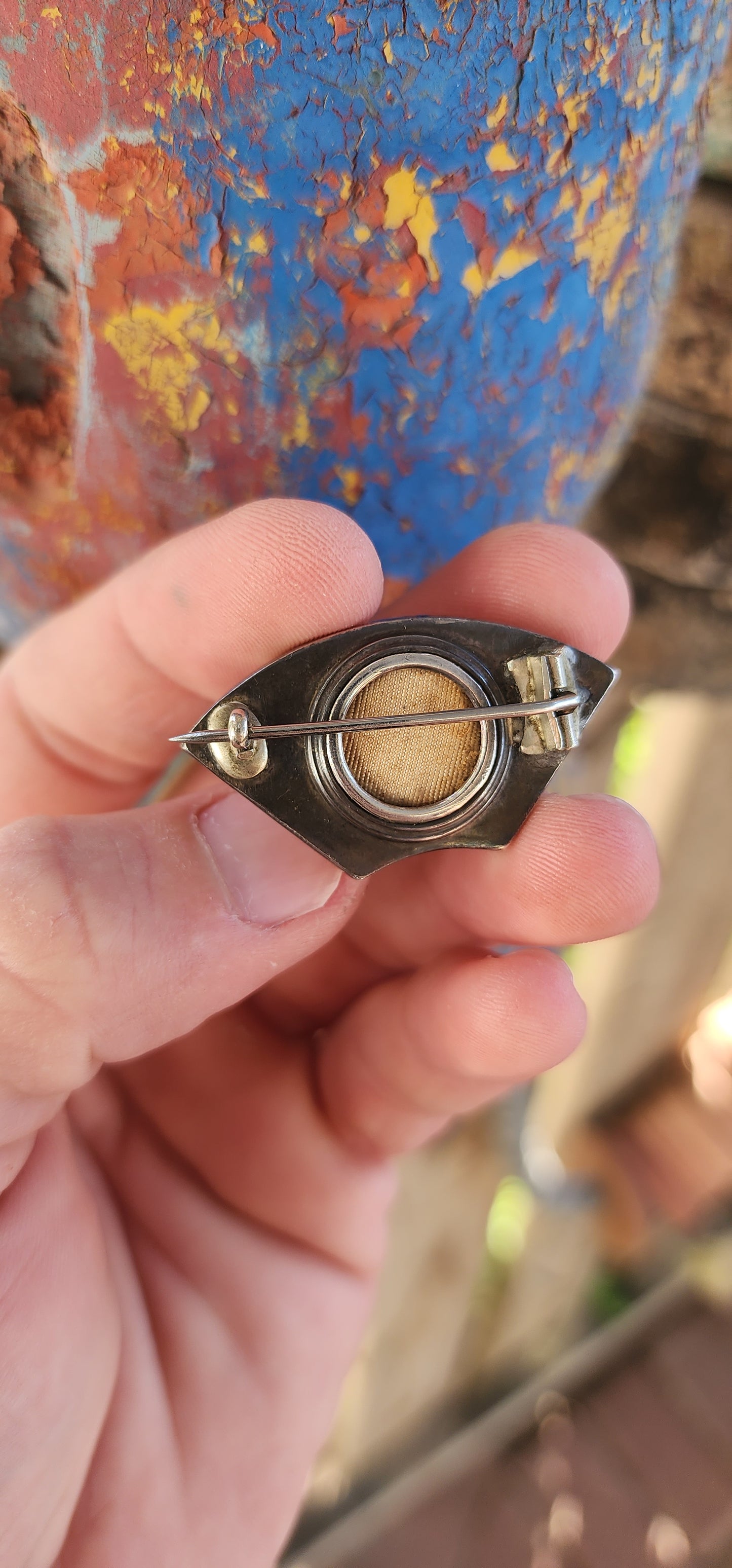 This Antique Victorian Aesthetic Movement Sterling Silver Mourning/Keepsake Locket Brooch is a remarkable and rare find. It is an exquisite example of Aesthetic Movement jewelry and Victorian mourning traditions, combining fine artistry and deep symbolism