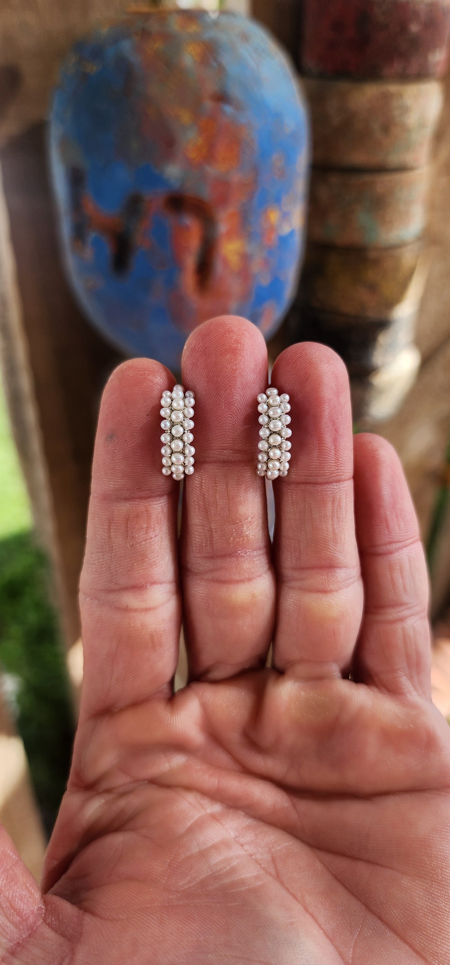 Say hello to your new lobes' favorite party guests—these fabulous freshwater pearl huggies!