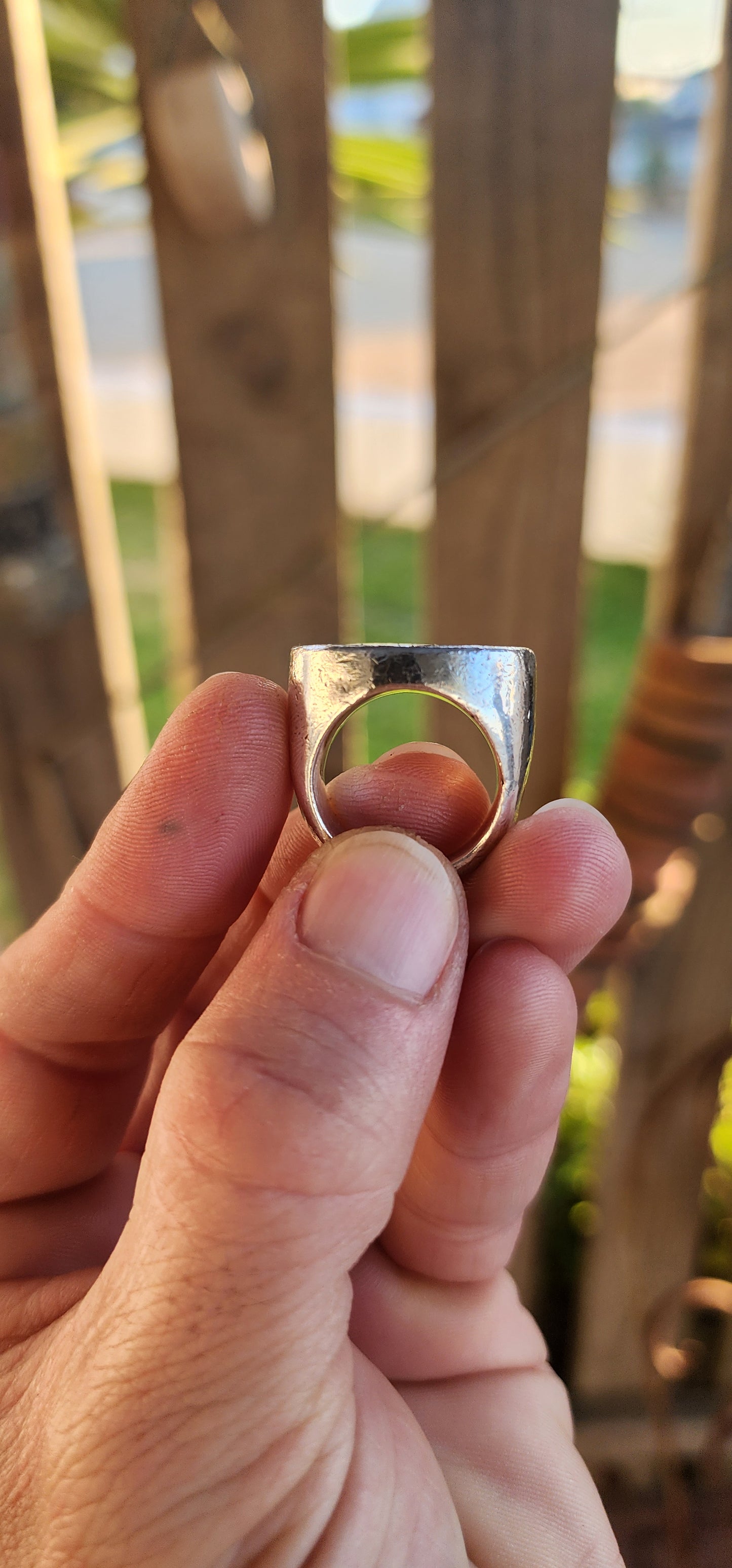 This isn’t just a ring—it’s a miniature fairytale theatre perched boldly on your finger! Crafted by the renowned South African designer Geraldine Fenn, this one-of-a-kind artisan piece is a true treasure of contemporary storytelling through metalwork.