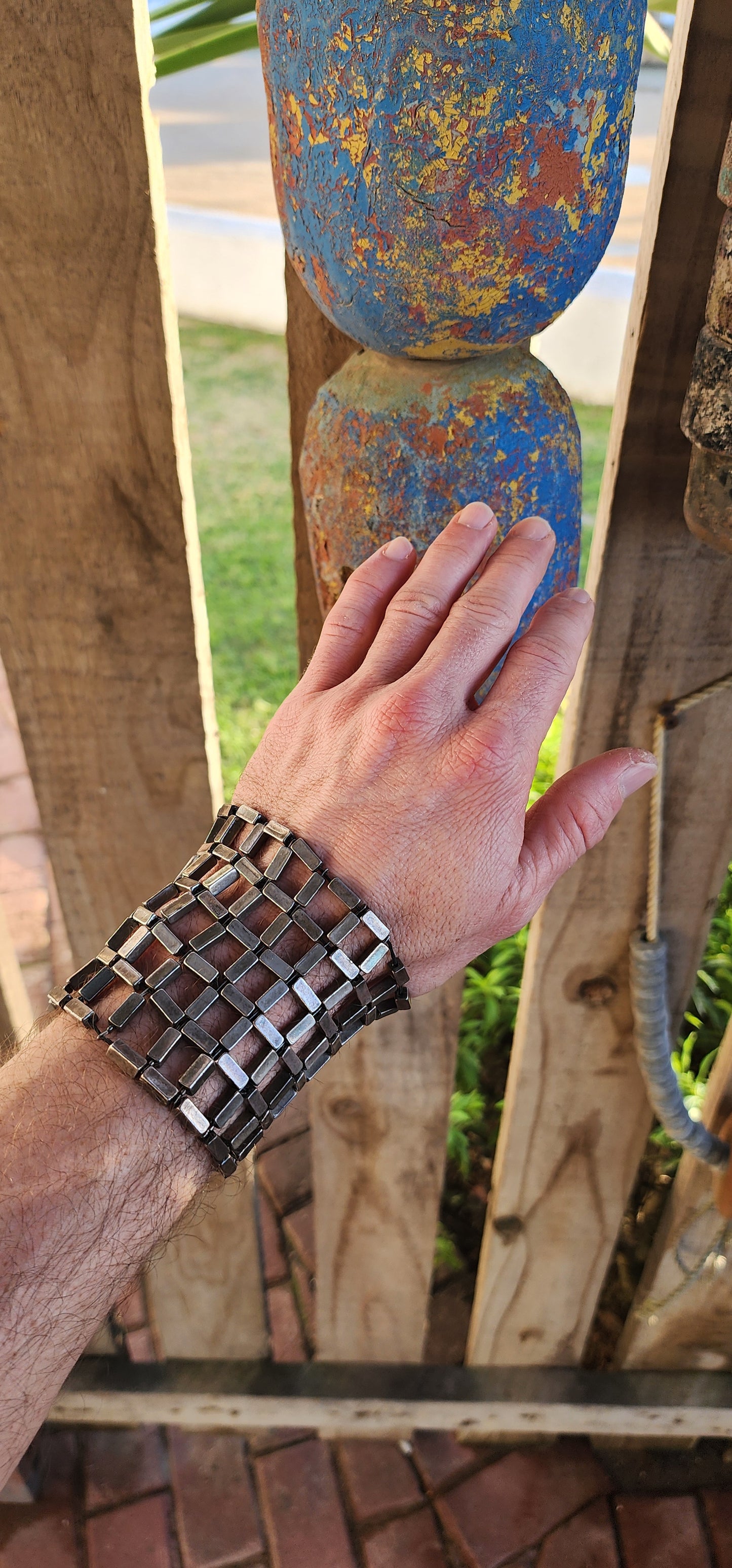 "Urban Jungle” – A Bold Cuff with Warrior Spirit .
Crafted with unapologetic flair, this vintage handmade costume bracelet serves up a serious dose of sculptural drama.