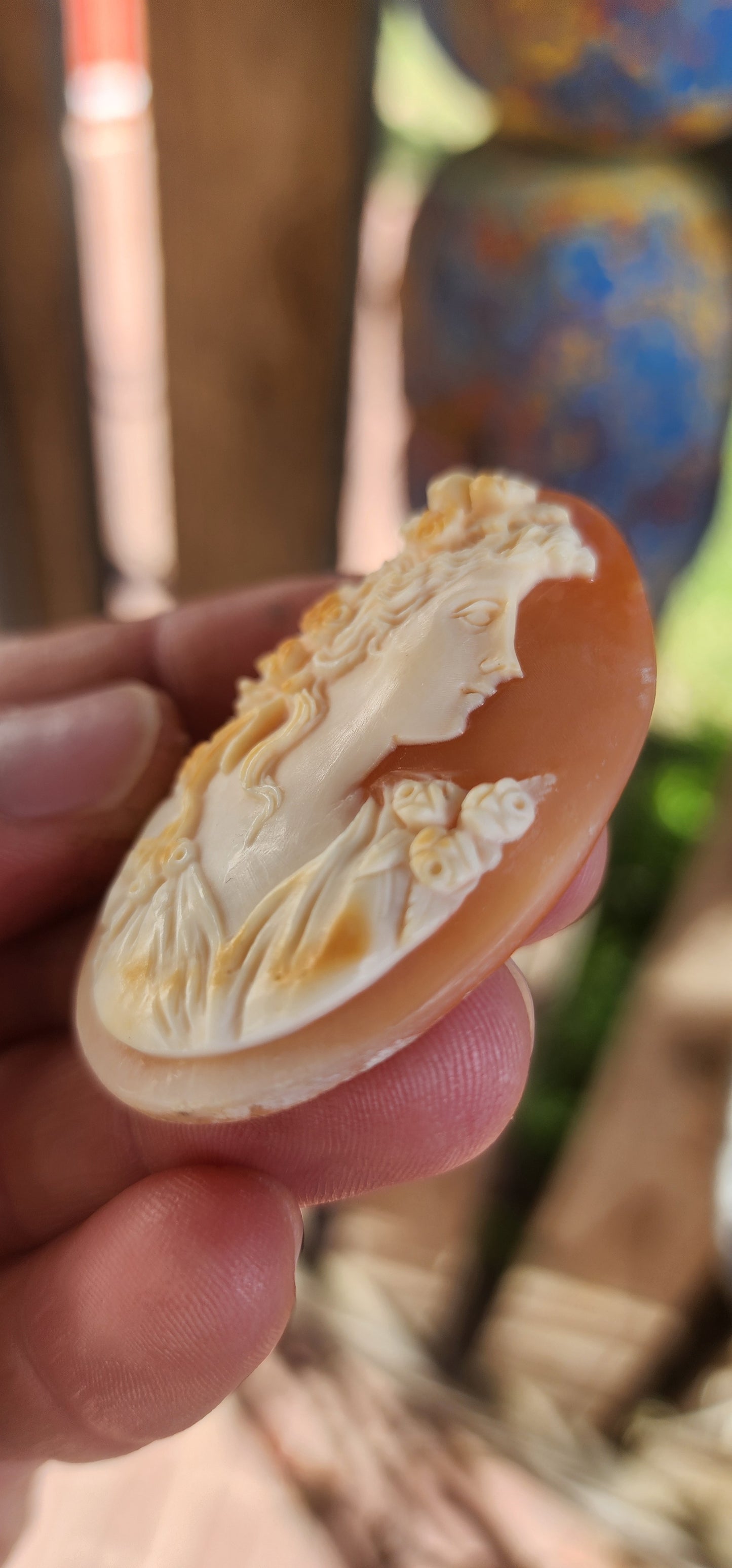 An extraordinary example of antique cameo artistry — a generously sized, masterfully carved loose cameo ready to be set into a brooch, pendant, or simply admired as a standalone treasure in any connoisseur’s cabinet of curiosities.