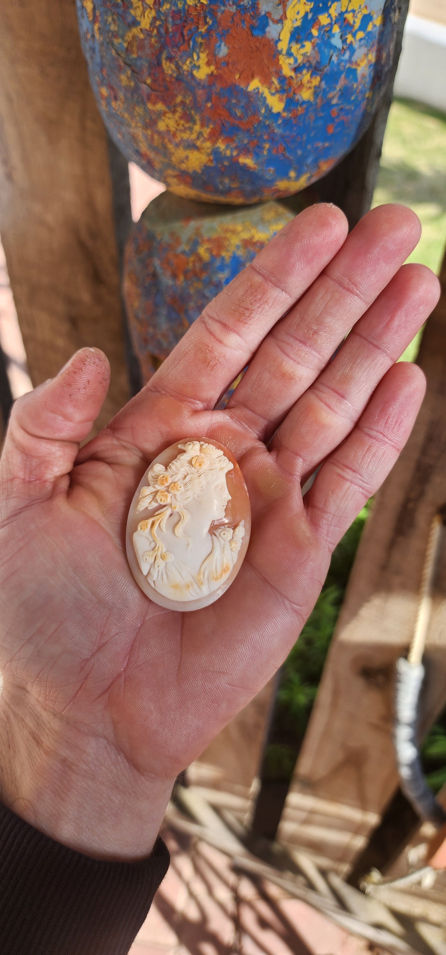 An extraordinary example of antique cameo artistry — a generously sized, masterfully carved loose cameo ready to be set into a brooch, pendant, or simply admired as a standalone treasure in any connoisseur’s cabinet of curiosities.