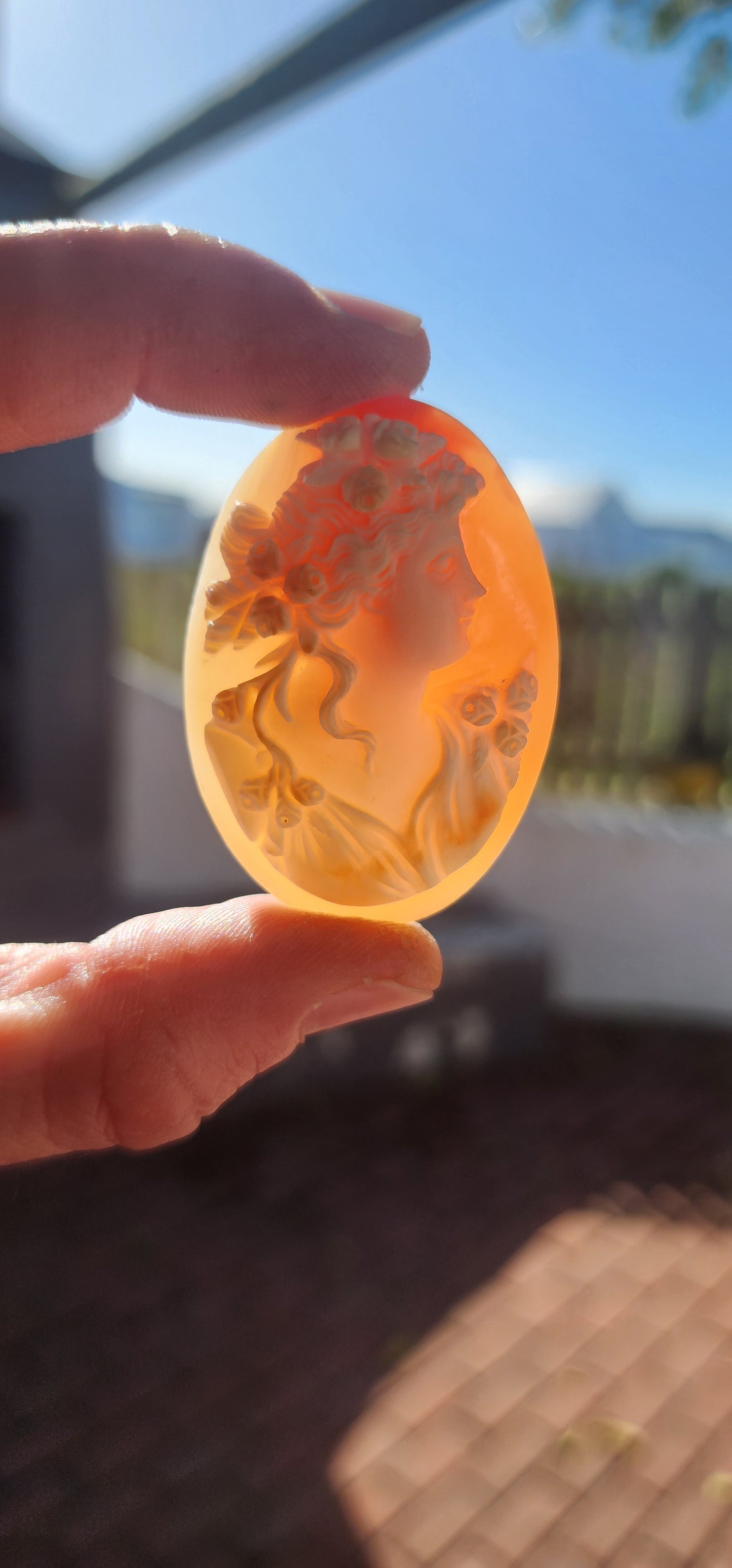 An extraordinary example of antique cameo artistry — a generously sized, masterfully carved loose cameo ready to be set into a brooch, pendant, or simply admired as a standalone treasure in any connoisseur’s cabinet of curiosities.