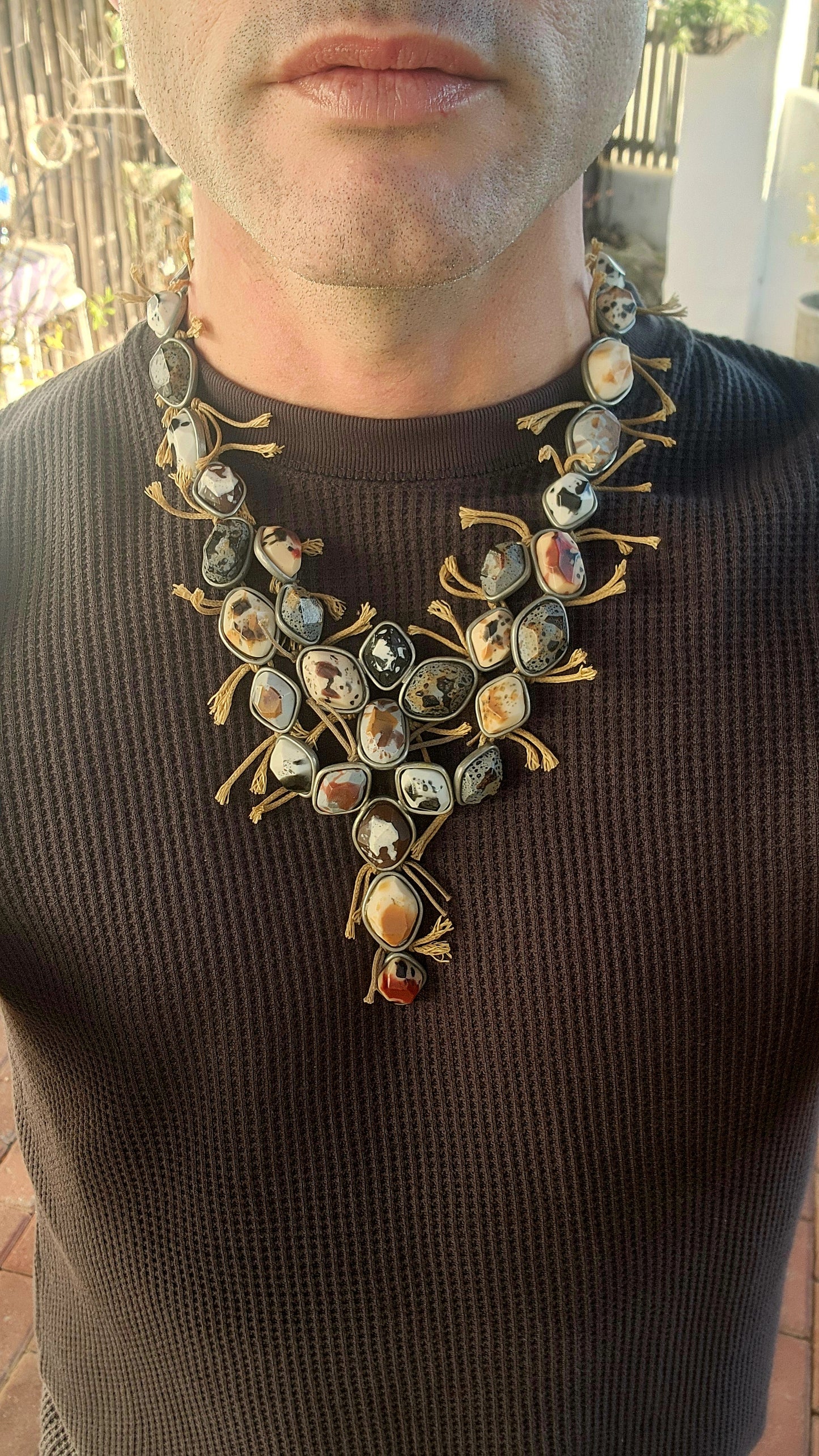 "Nguni Warrior Queen” — The Primal Elegance of Chantal Mayer.
This marvelous statement creation by South African designer Chantal Mayer is nothing short of wearable art, blending primal energy with avant-garde elegance.