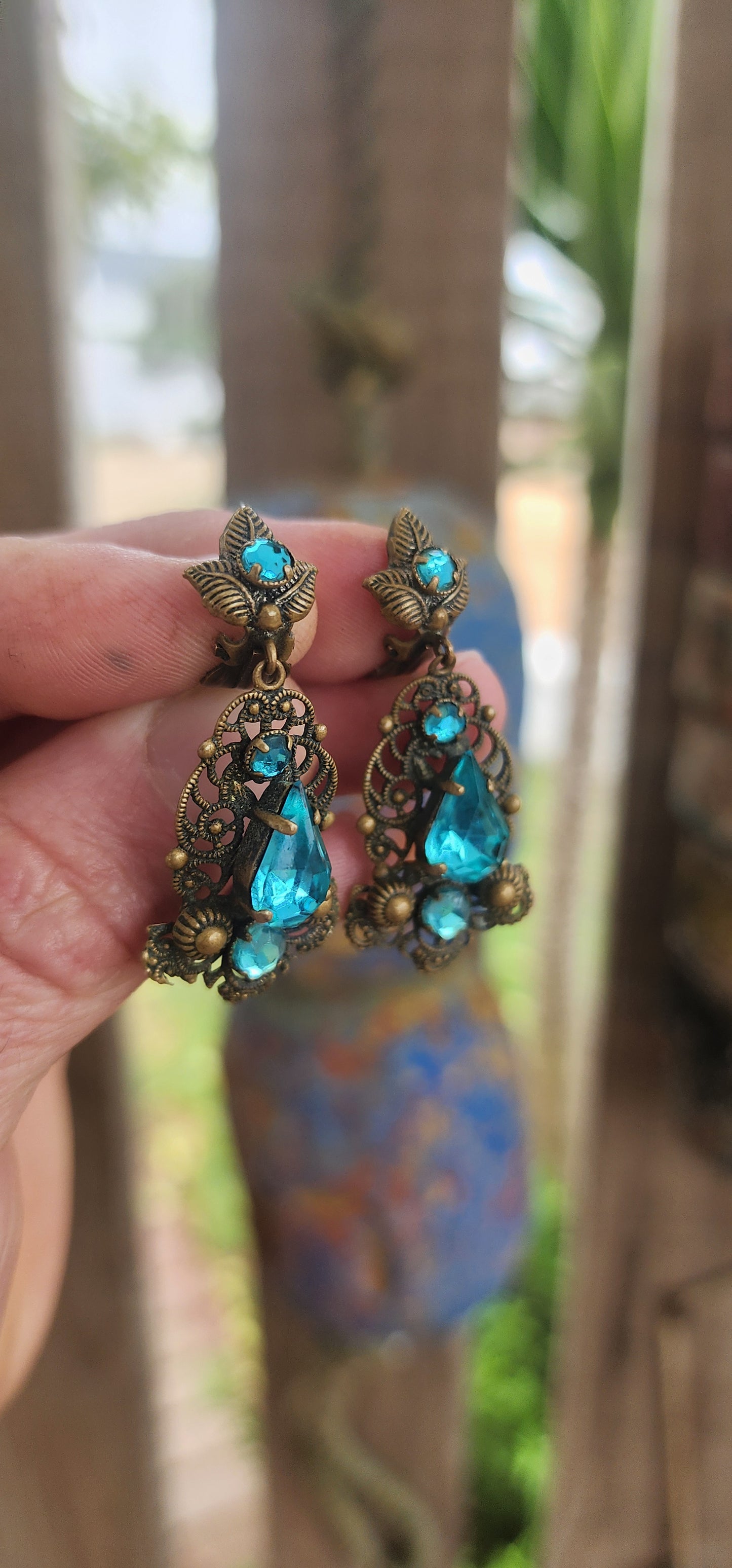 Charming Vintage 1940s Czech Filigree Clip-On Earrings.