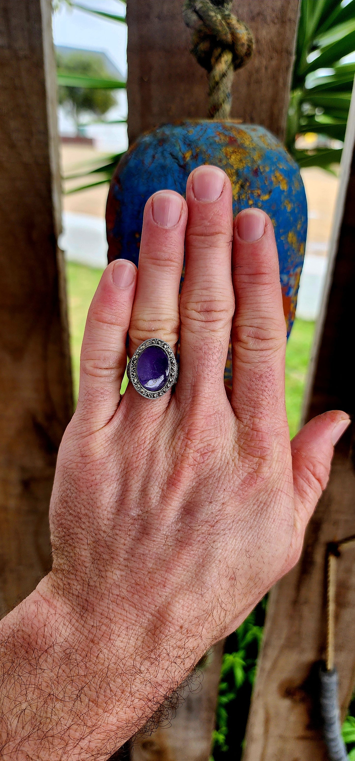 An absolute stunner! This bold and beautifully sculpted dress ring is crafted in sterling silver, designed to command attention from every angle.