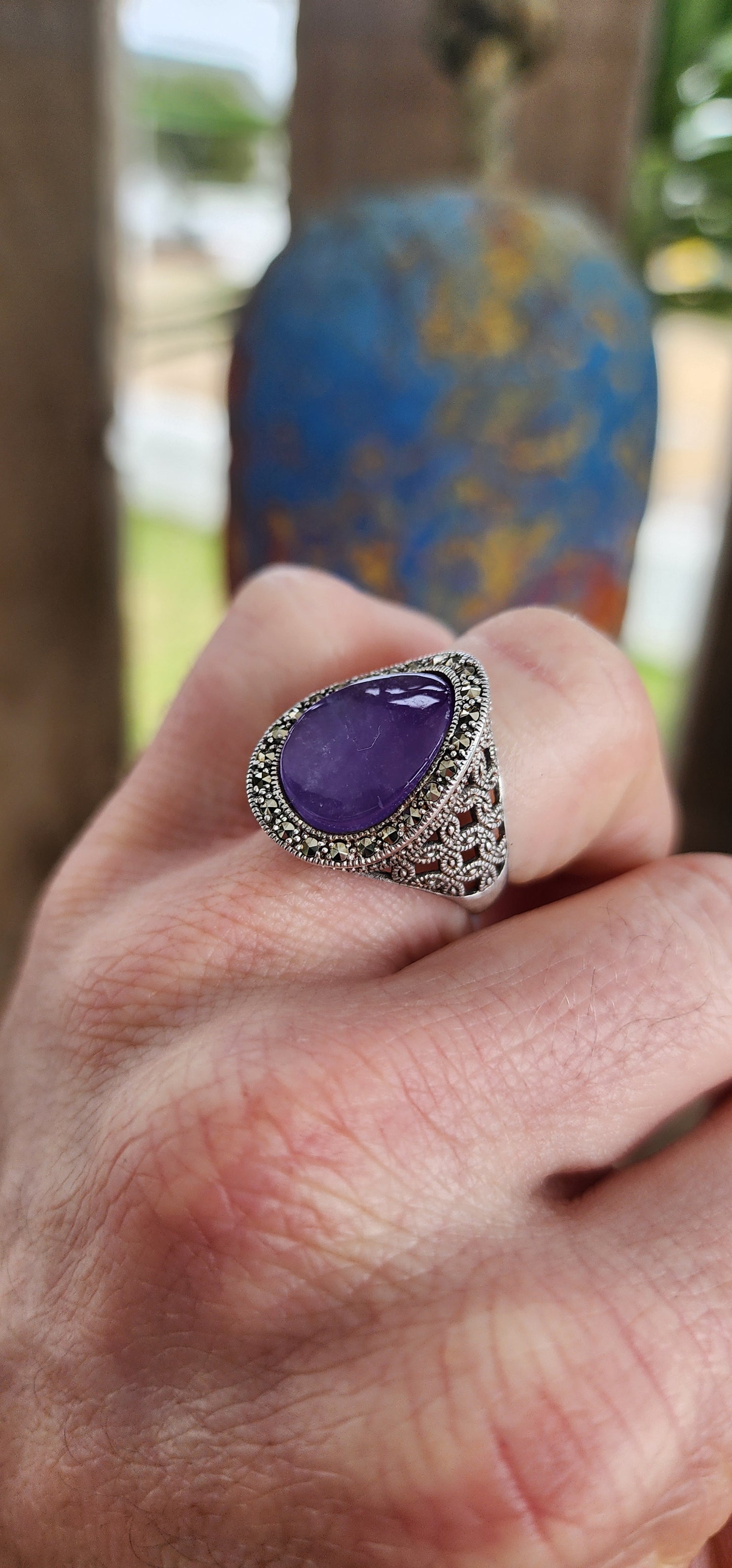 An absolute stunner! This bold and beautifully sculpted dress ring is crafted in sterling silver, designed to command attention from every angle.