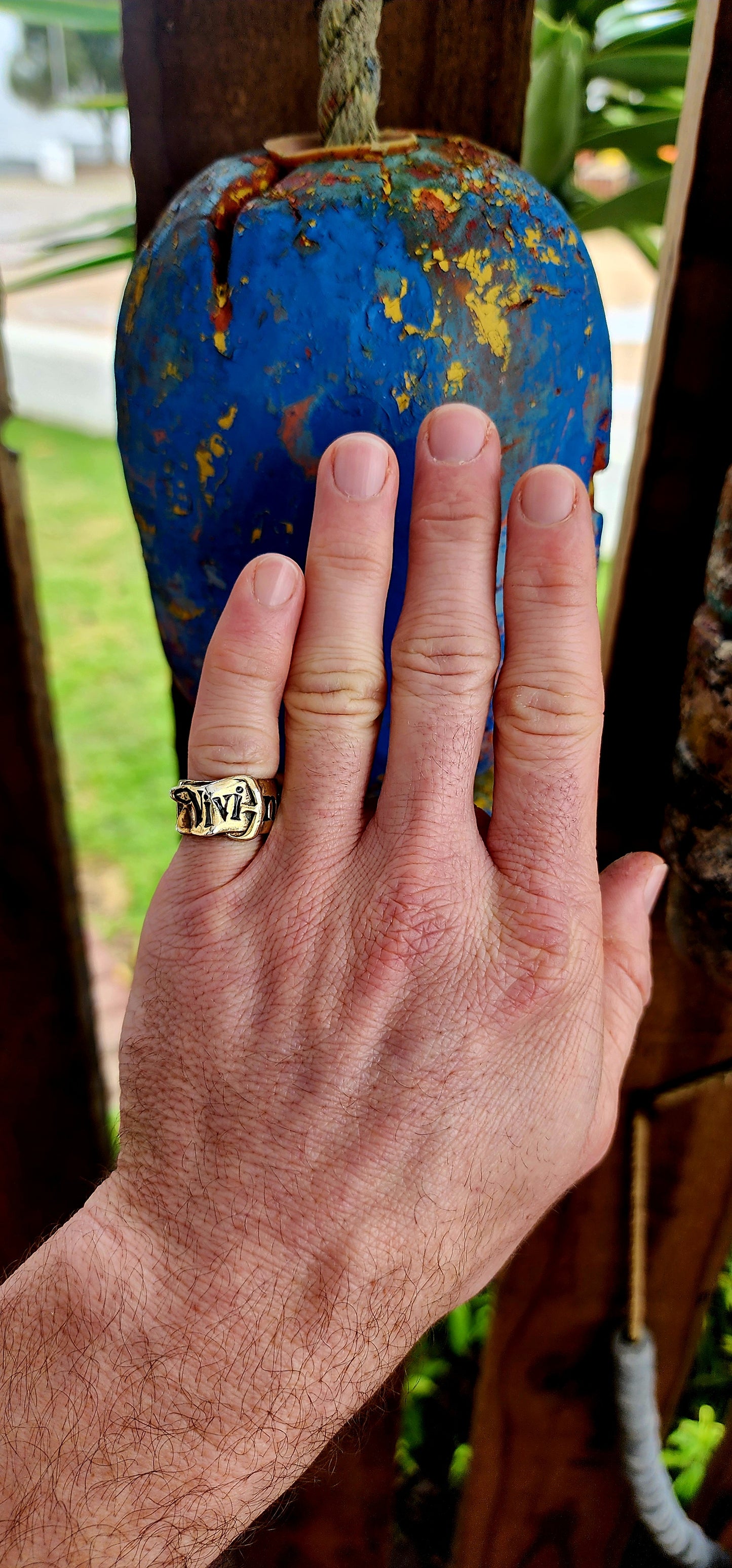 This striking designer ring is a creation of the legendary Vivienne Westwood, crafted in sterling silver with a lavish layer of gold plating. Evoking one of Westwood’s most beloved house codes, the ring takes the form of a sculpted belt with a buckle.
