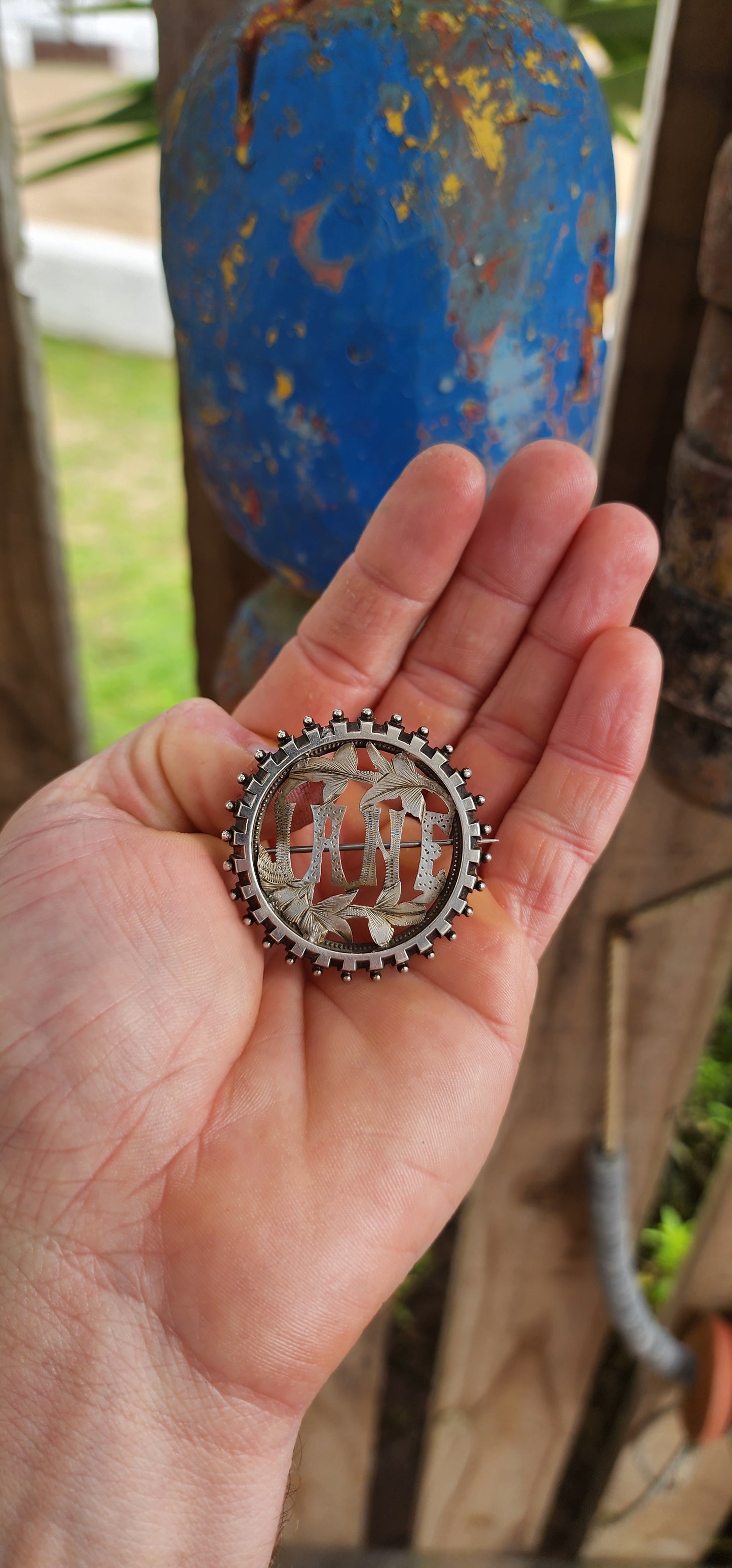 For the Janes of the world—or lovers of Victorian charm—this remarkable antique brooch is a true relic of the 19th century's Aesthetic Movement, where beauty and symbolism danced hand in hand.