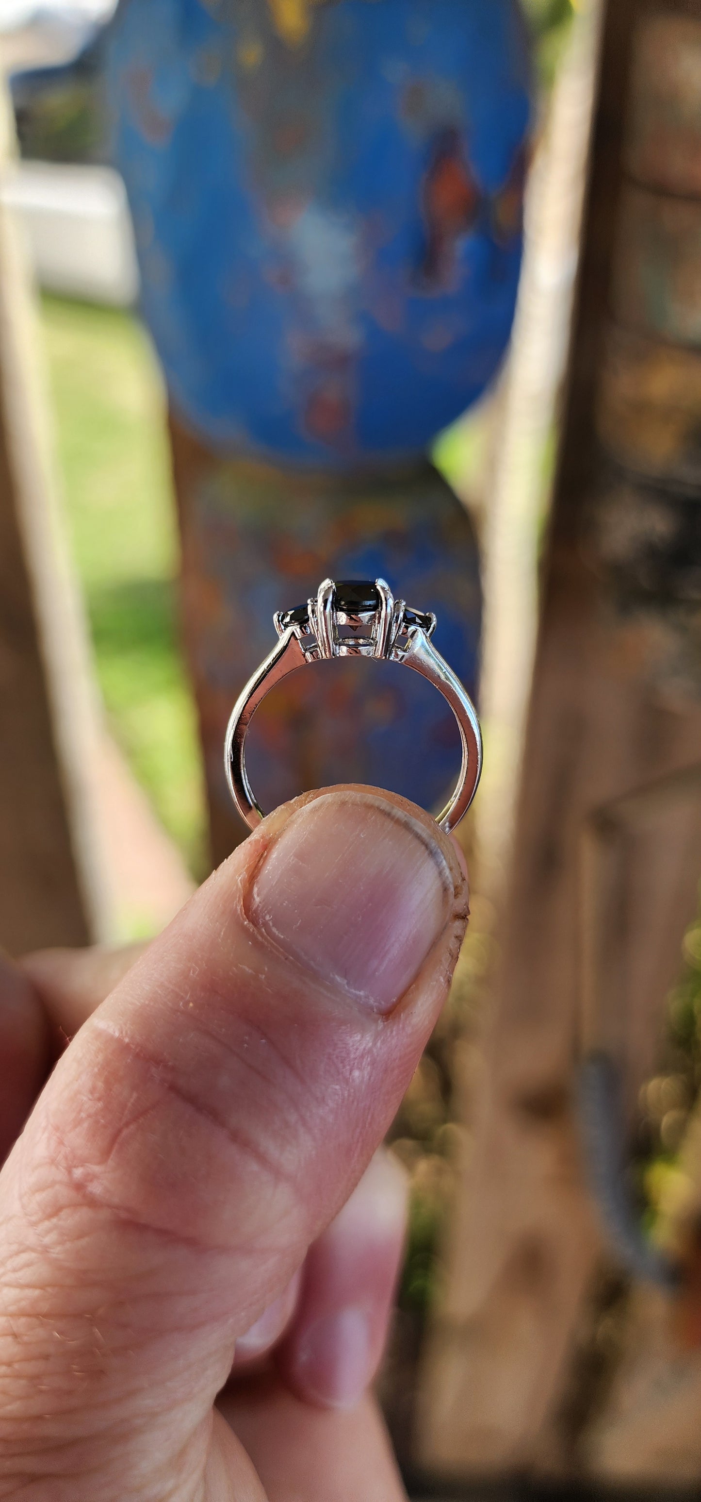 Midnight Trinity
A ring that whispers secrets of the night sky.Crafted in sterling silver and rhodium-plated to hold its forever-sparkle.