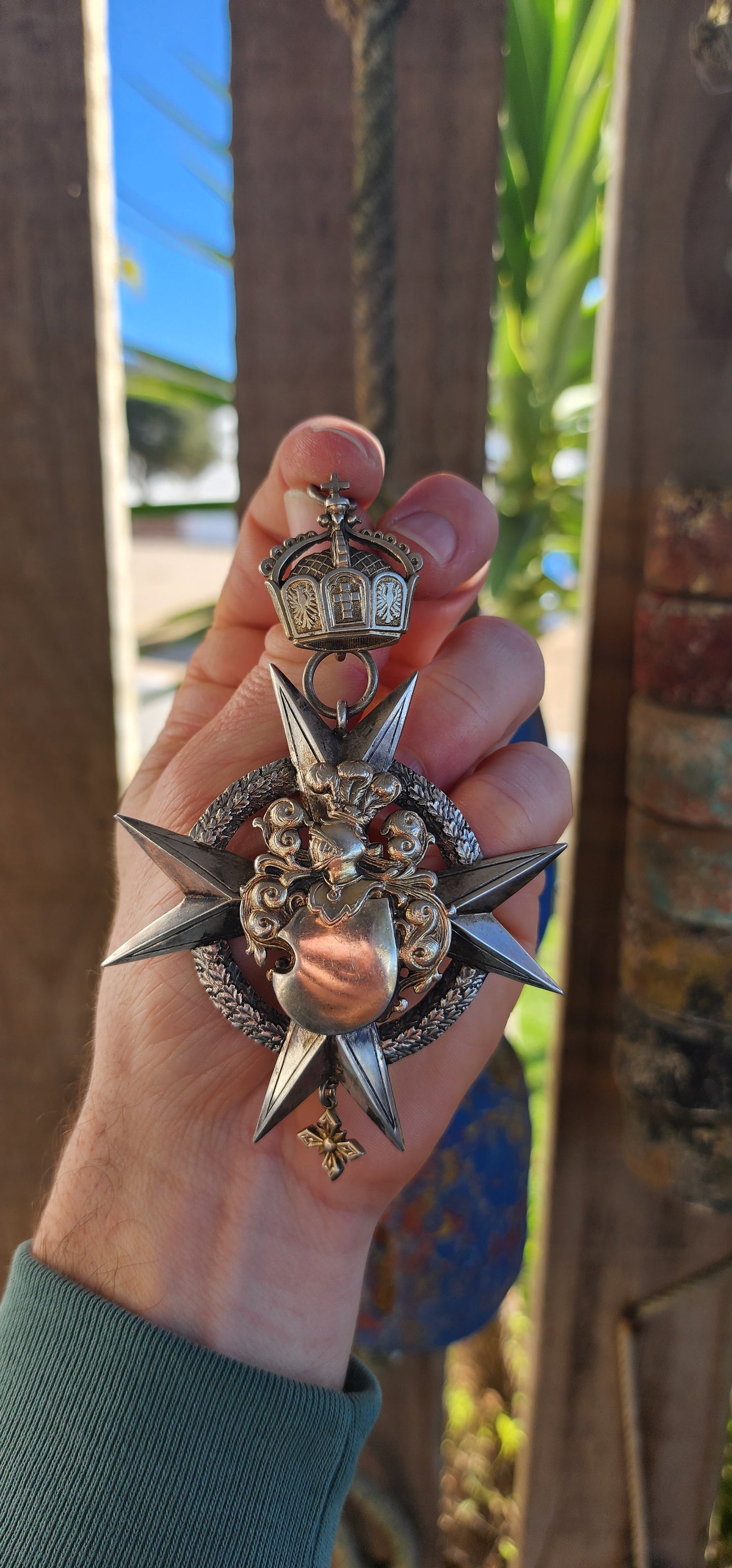 This magnificent oversized medal is an exceptional relic of German craftsmanship and tradition, forged in solid 800 silver and dated 1914.