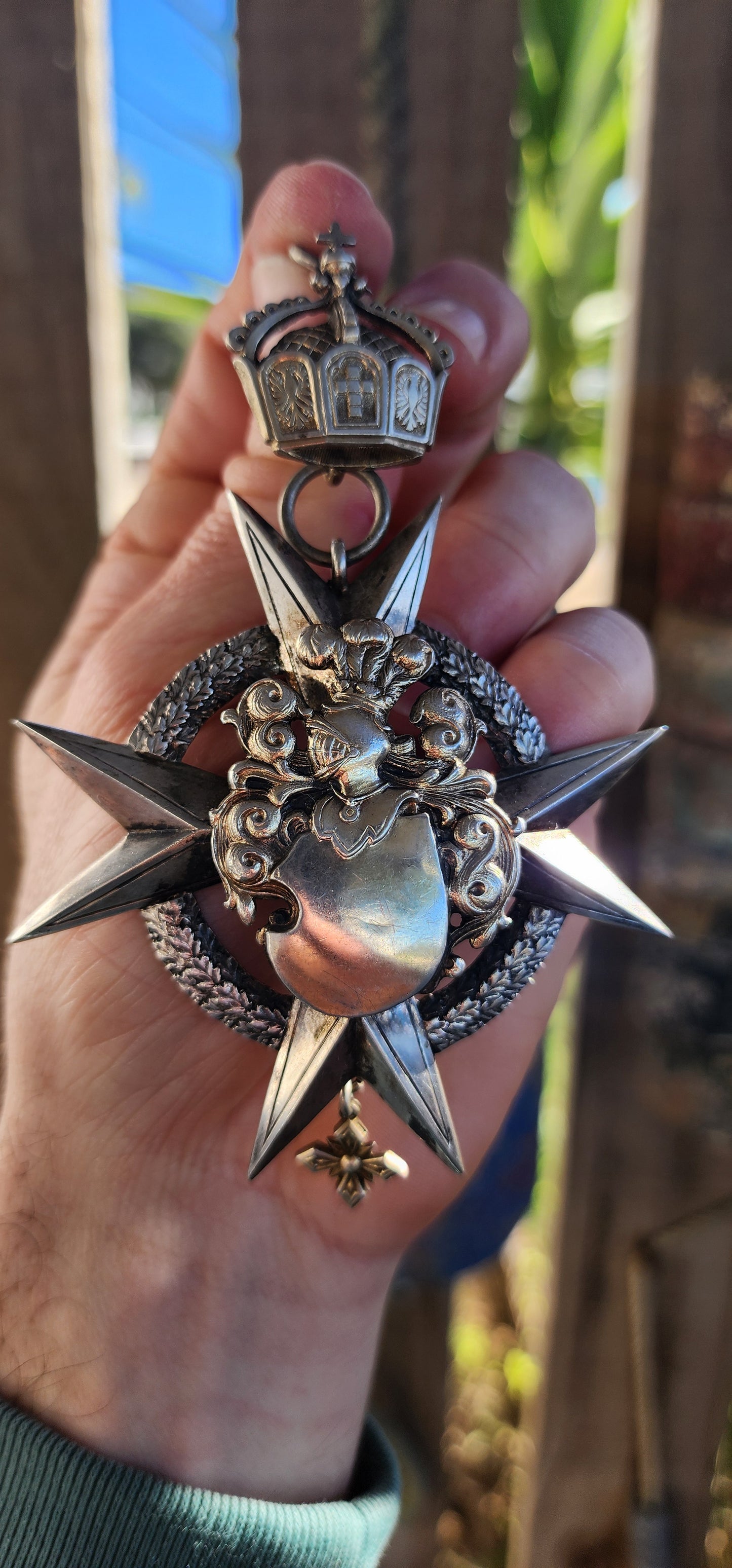 This magnificent oversized medal is an exceptional relic of German craftsmanship and tradition, forged in solid 800 silver and dated 1914.