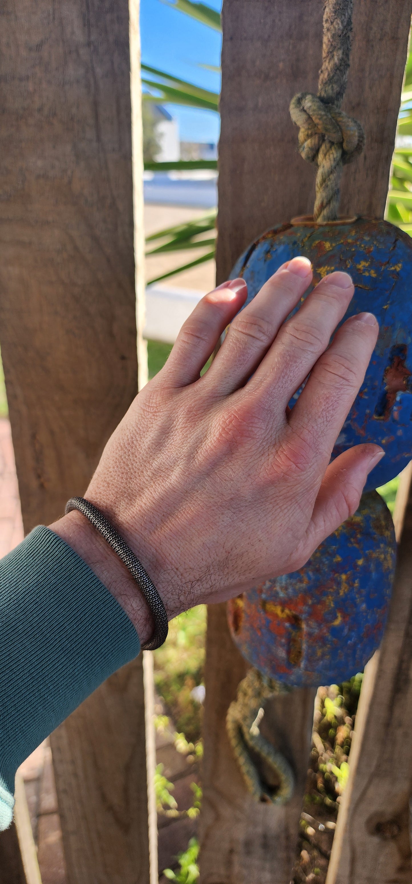 Vintage Sterling Silver Balinese Snake-Style Bracelet.
This unisex treasure is a fine example of Balinese craftsmanship, forged in solid sterling silver.
