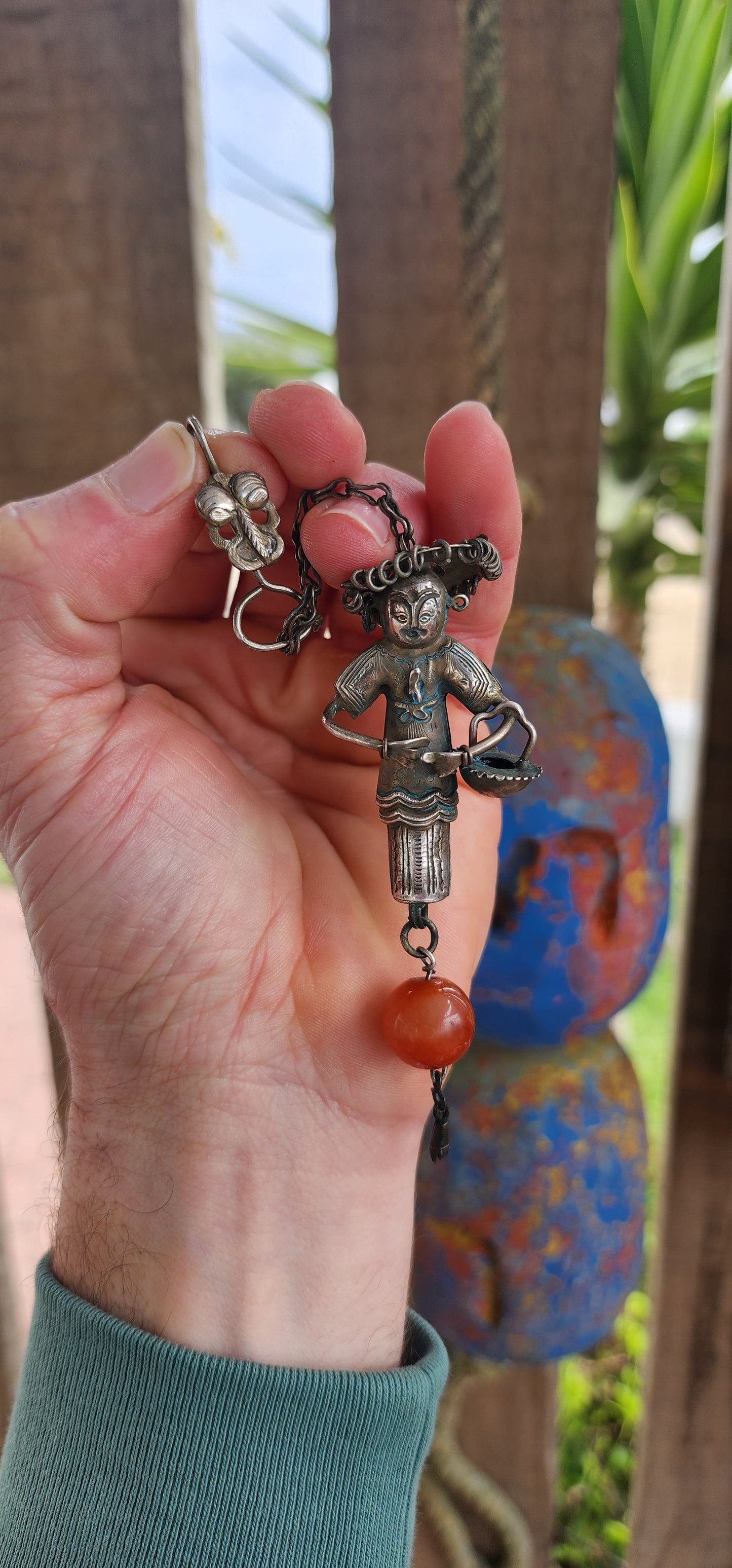 Marvelous antique Chinese Qing Dynasty (1644–1911) chatelaine sewing needle case, exquisitely handcrafted in low-grade silver. This piece is both practical and symbolic – a glimpse into the artistry of everyday life in old China.