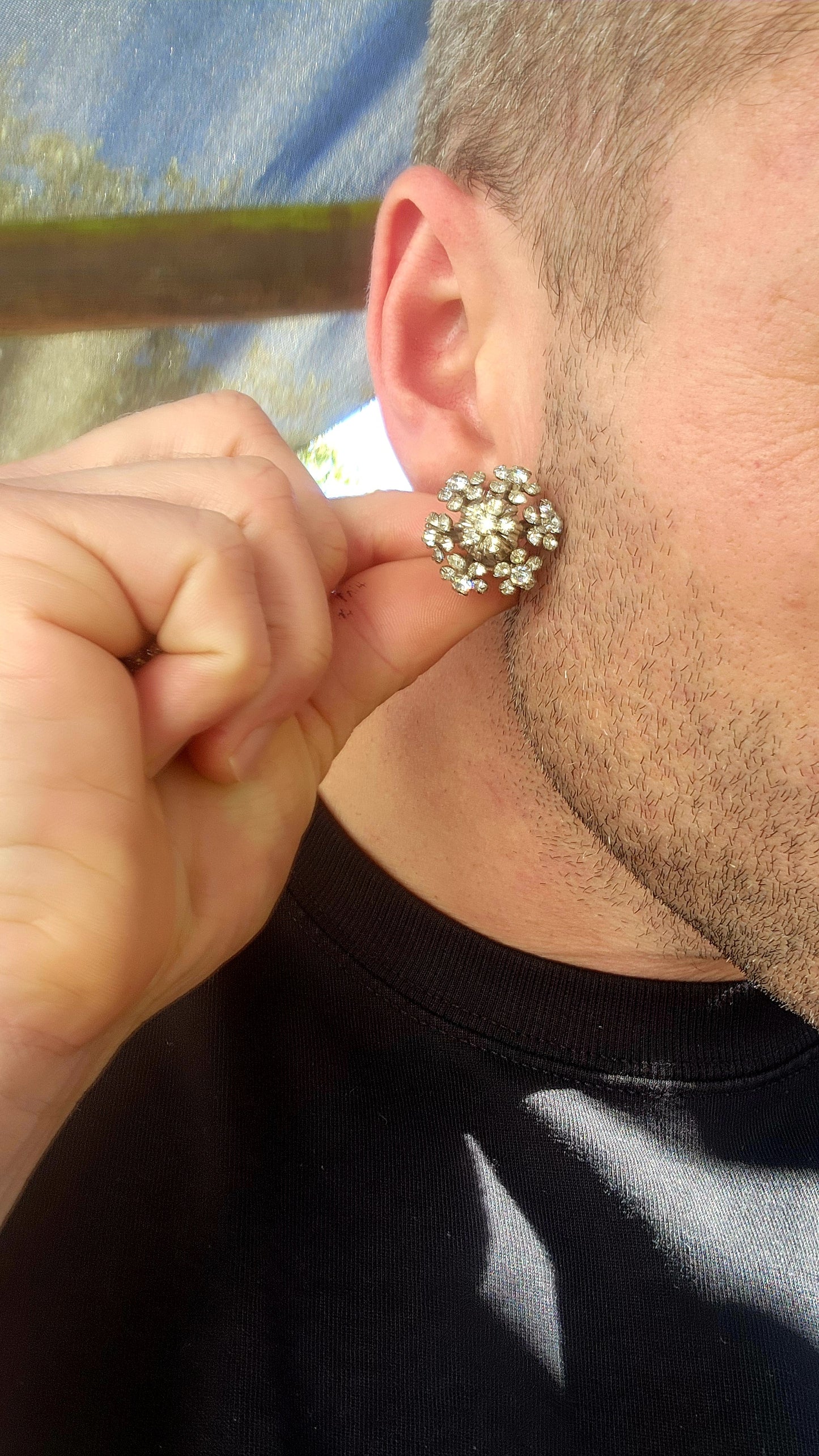 Glam Squad in a Handful.
Here’s a sparkling treasure trove of six pairs of vintage 1950s/60s costume clip-on earrings.