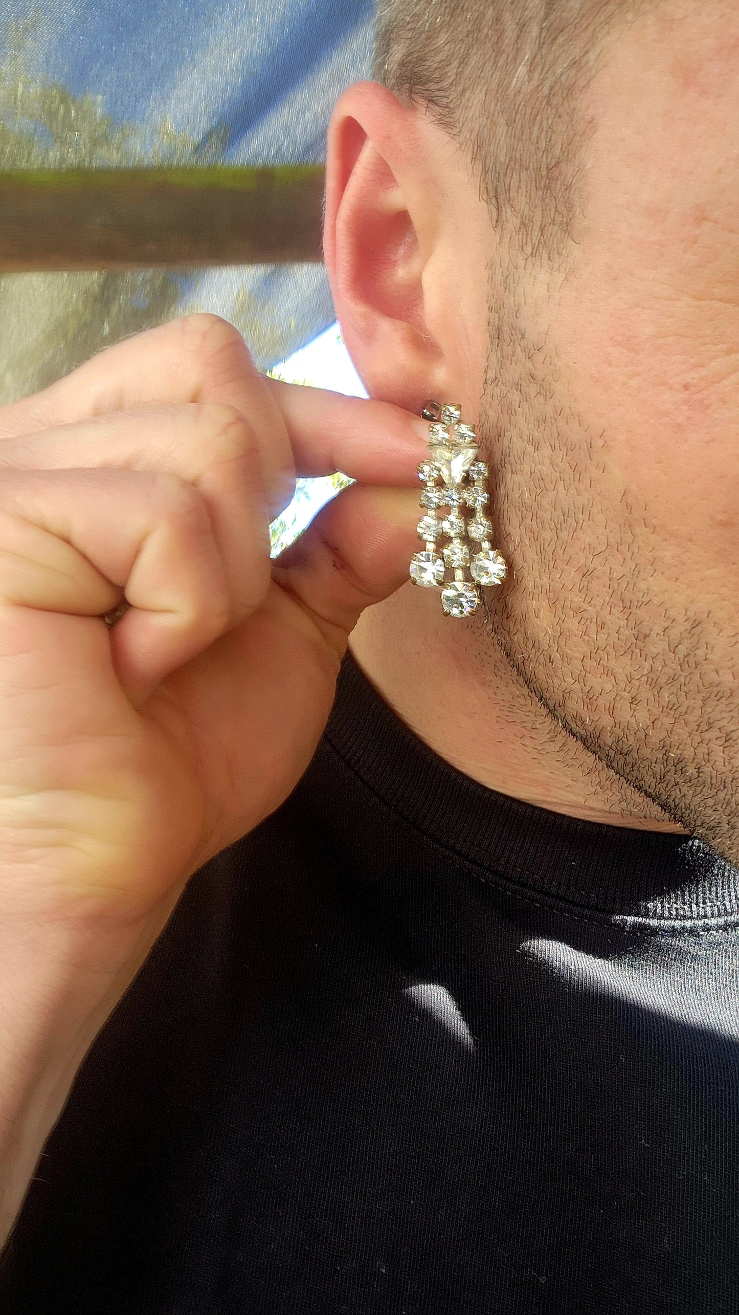 Glam Squad in a Handful.
Here’s a sparkling treasure trove of six pairs of vintage 1950s/60s costume clip-on earrings.