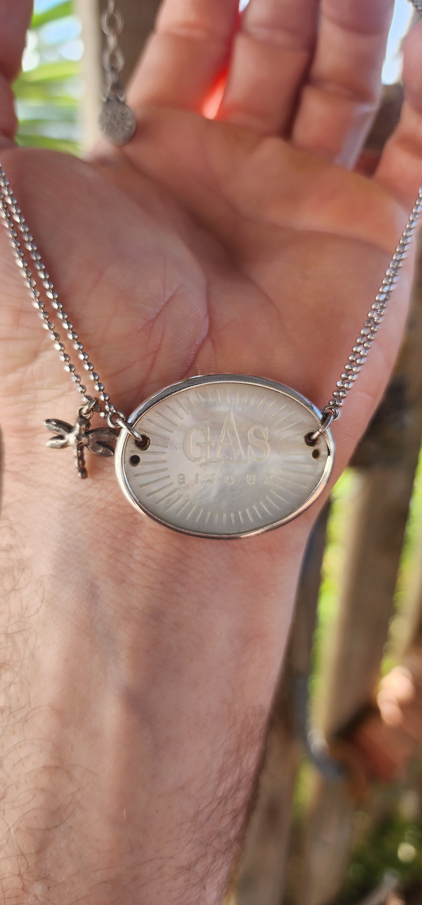 A stunning early creation from the iconic French jewelry house Gas Bijoux, this piece embodies the brand’s effortlessly chic Mediterranean spirit.