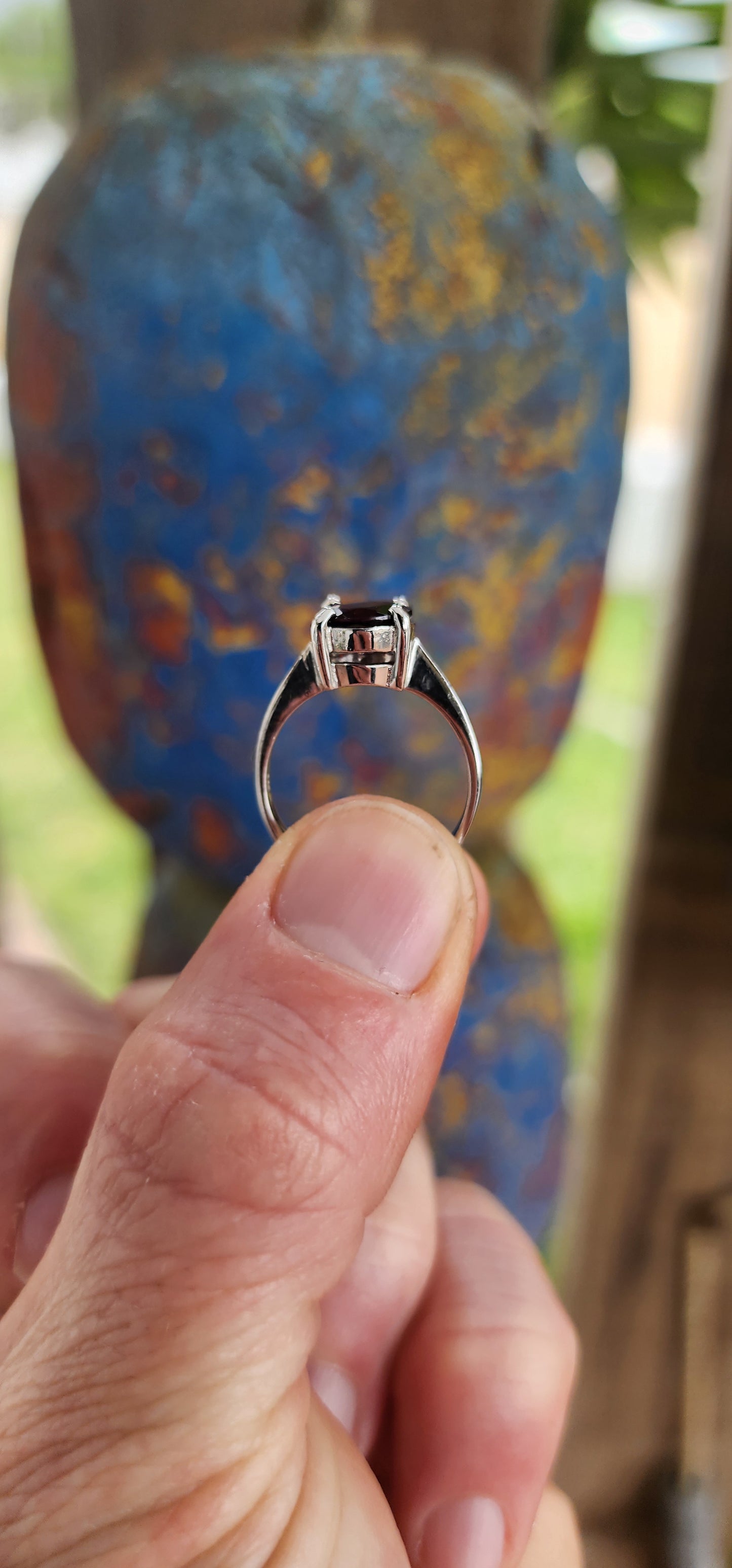 Garnet Solitaires of Passion & Strength.
A timeless and elegant pairing — this classical sterling silver garnet solitaire set radiates quiet power.