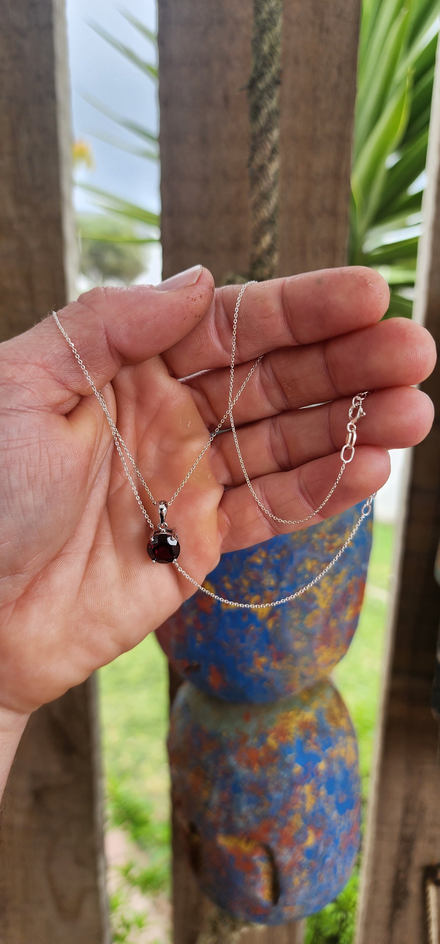 Garnet Solitaires of Passion & Strength.
A timeless and elegant pairing — this classical sterling silver garnet solitaire set radiates quiet power.