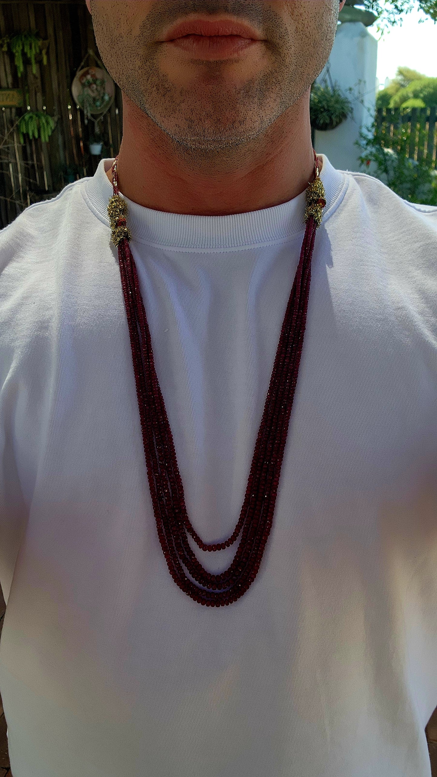 A true Expedition with Jones treasure! Up for grabs is this absolutely stunning vintage Indian five-strand Sarafa ruby gemstone necklace — a masterpiece of traditional craftsmanship and opulent gemstone beauty.