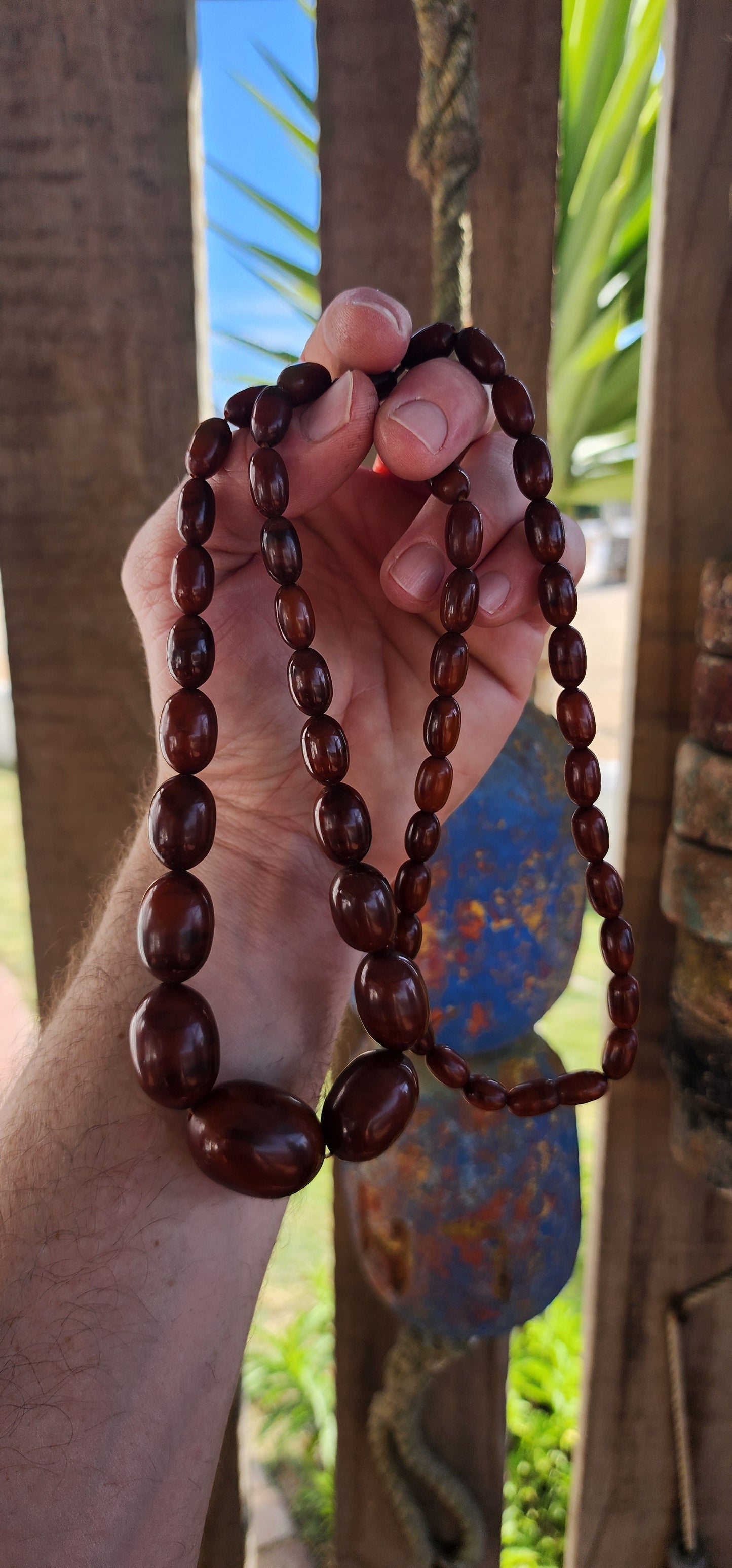 Vintage Mahogany Brown Faturan Bakelite Bead Necklace – circa 1930s–1950s.