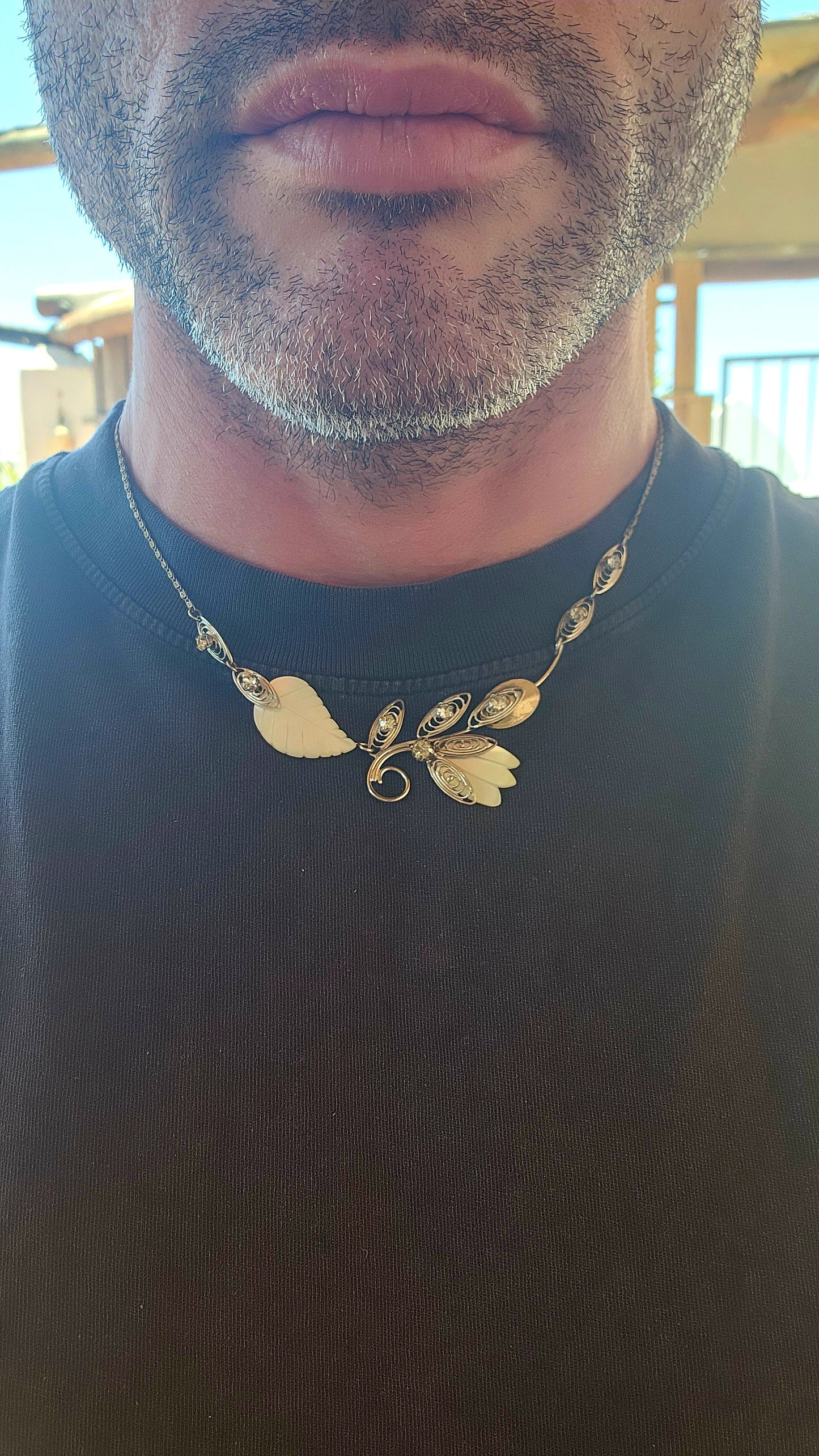 Vintage 1950’s Rhodium-Plated Filigree & Mother of Pearl Necklace.
Elegant, feminine, and dripping in old-school sparkle .