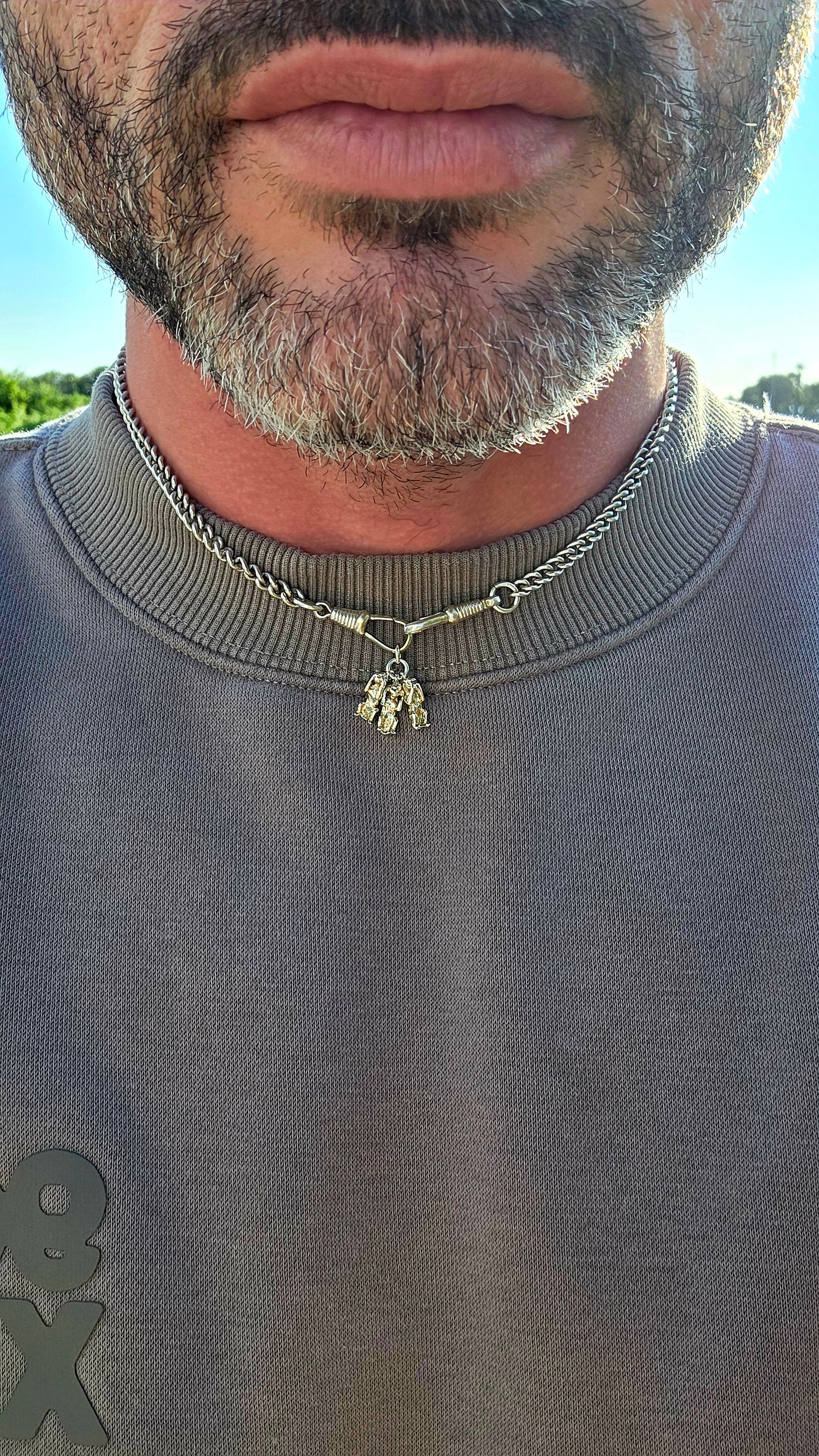 Up for grabs is a wonderfully charming vintage sterling silver articulated charm featuring the famous Three Wise Monkeys.