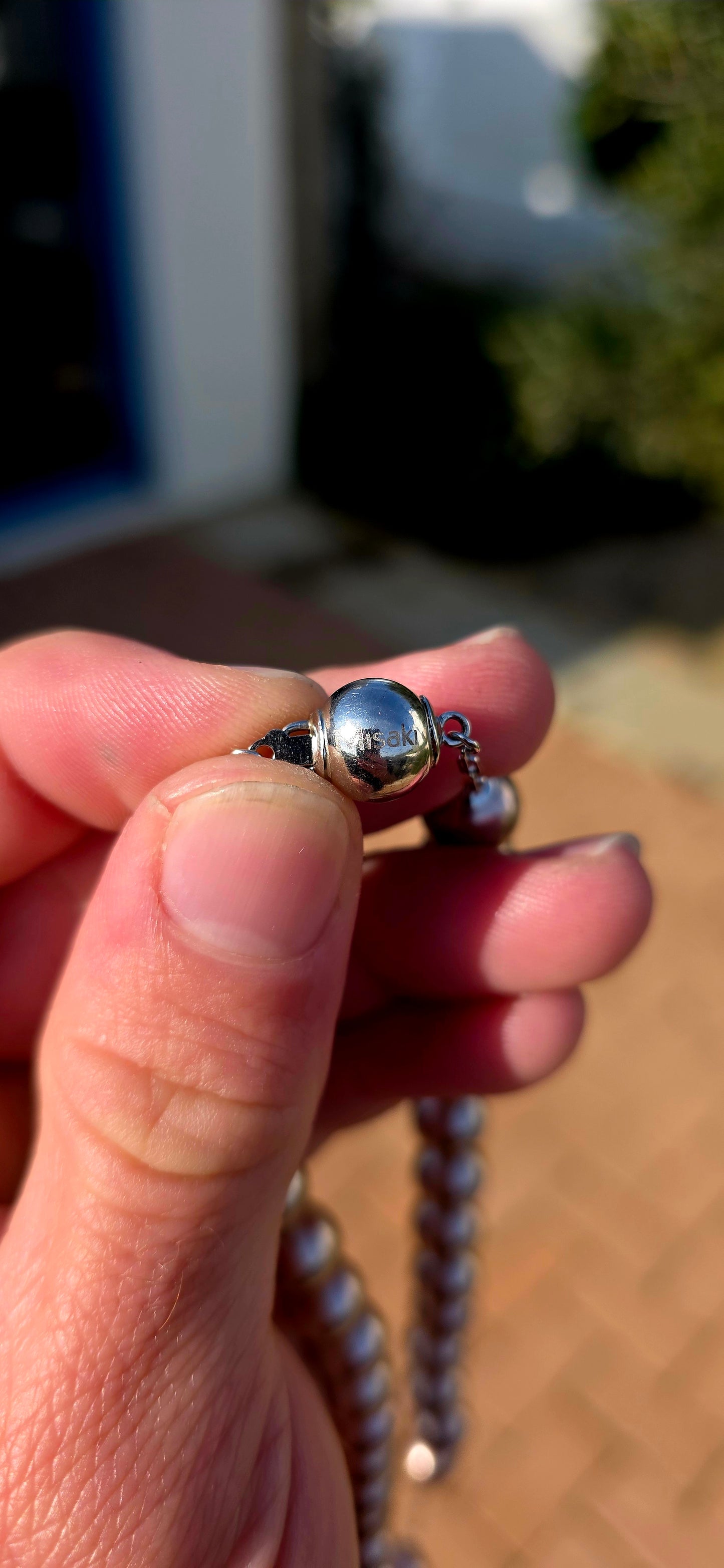 This beautiful designer costume jewellery necklace pairs the beauty of pearls with sleek sterling silver detailing, creating a piece that feels both classic and refreshingly modern.
