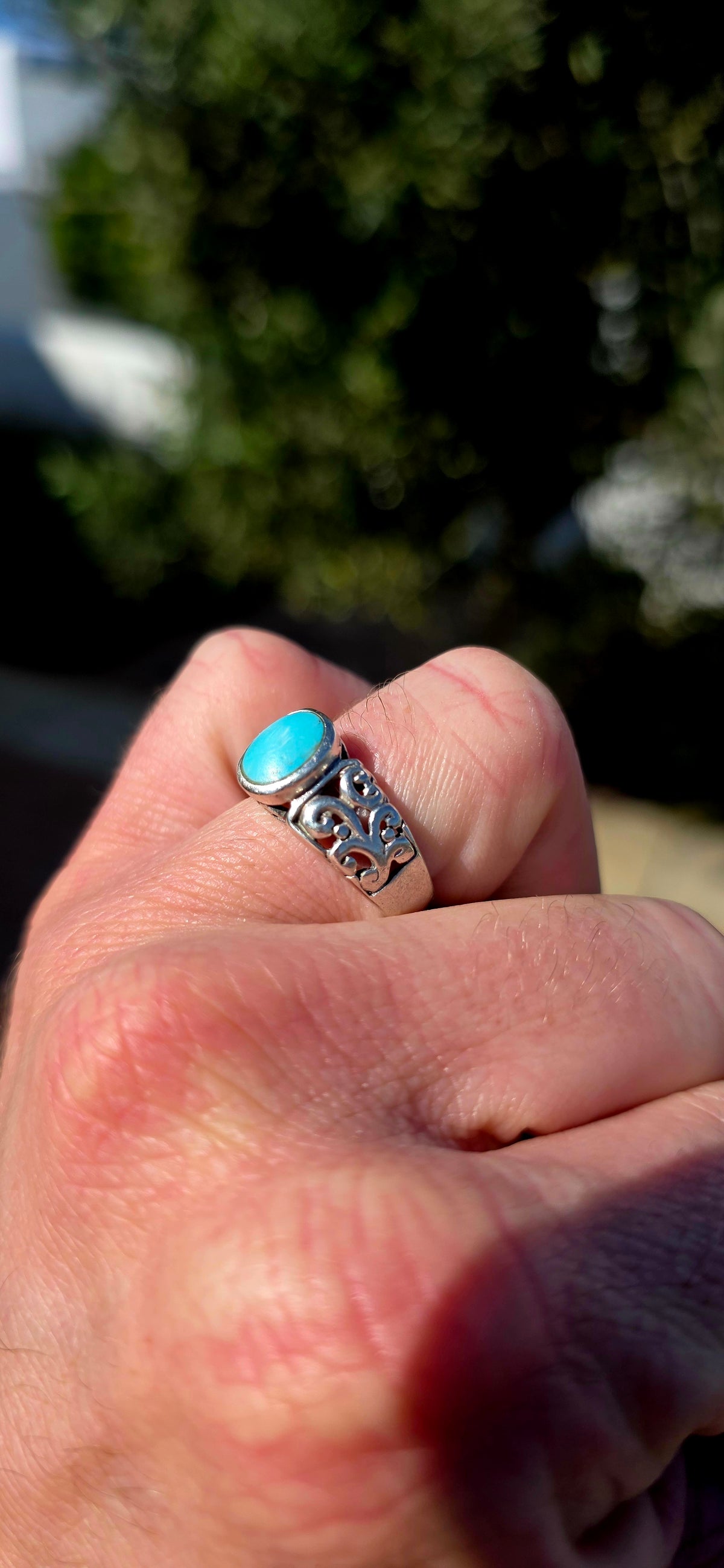 A fabulous Sterling Silver & Turquoise Ring, centred with a gorgeous oval turquoise cabochon in the most dreamy blue colour.