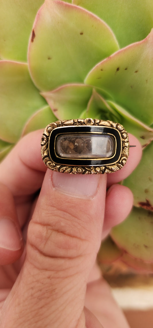 Antique Late Georgian era 9ct Yellow Gold and Black Enamel Mourning Brooch.