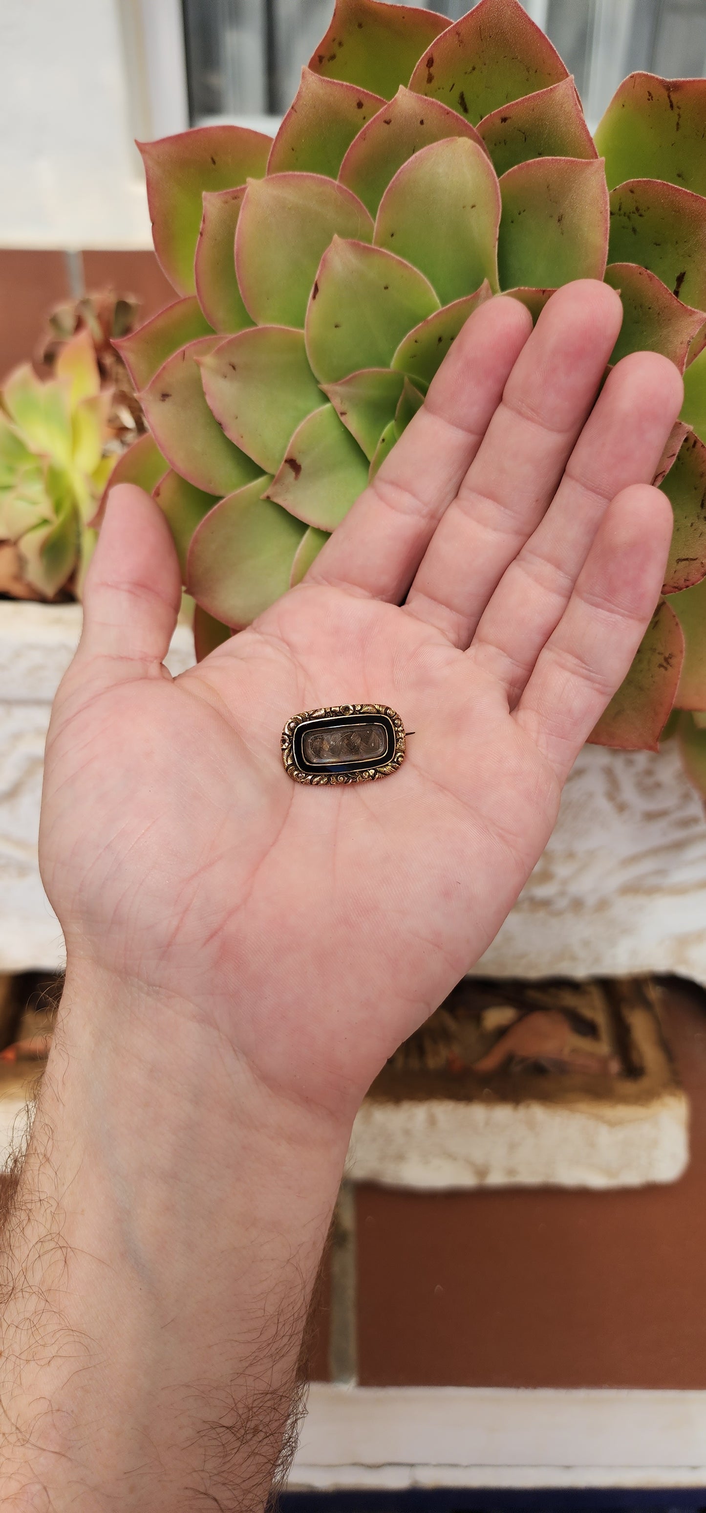 Antique Late Georgian era 9ct Yellow Gold and Black Enamel Mourning Brooch.