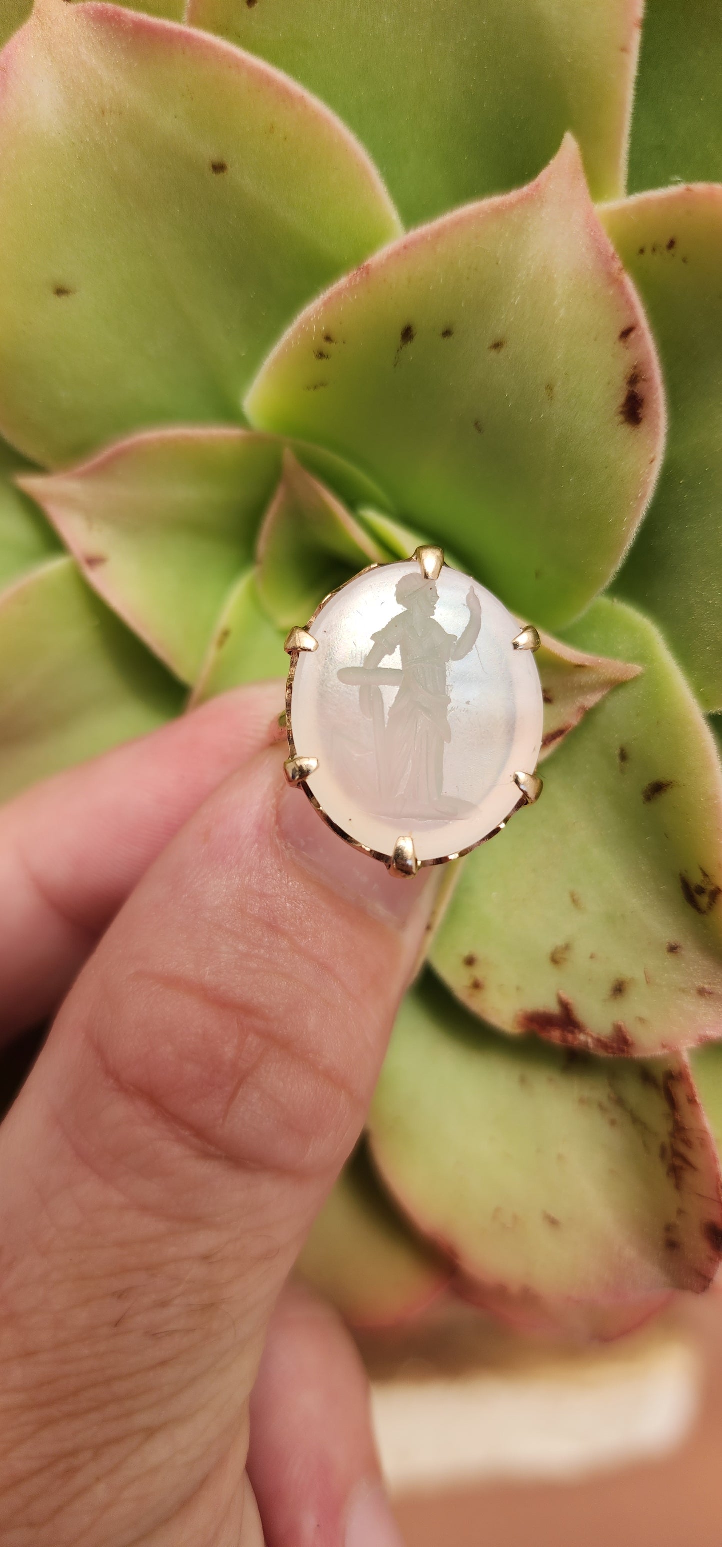 Early Victorian 9ct Rose Gold and Chalcedony Intaglio Seal Signet ring.
