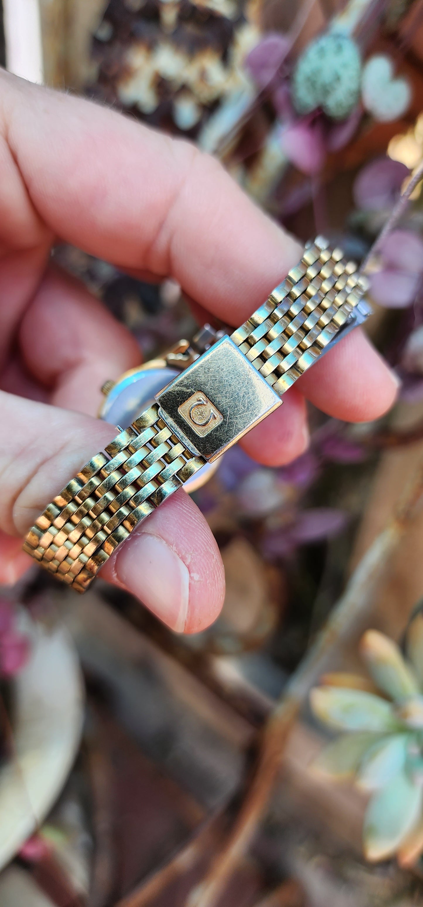 Vintage circa 1983 ladies Yellow Gold plated Omega Seamaster Quartz watch with original Gold Plated strap.