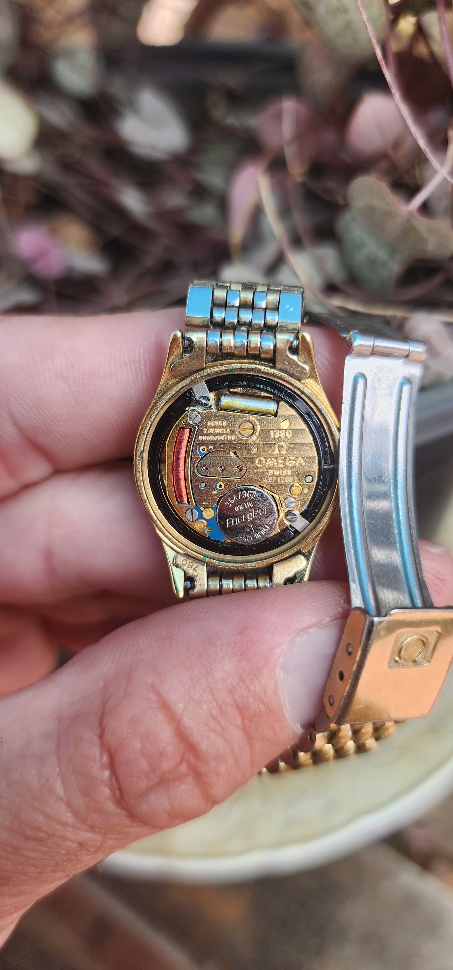 Vintage circa 1983 ladies Yellow Gold plated Omega Seamaster Quartz watch with original Gold Plated strap.