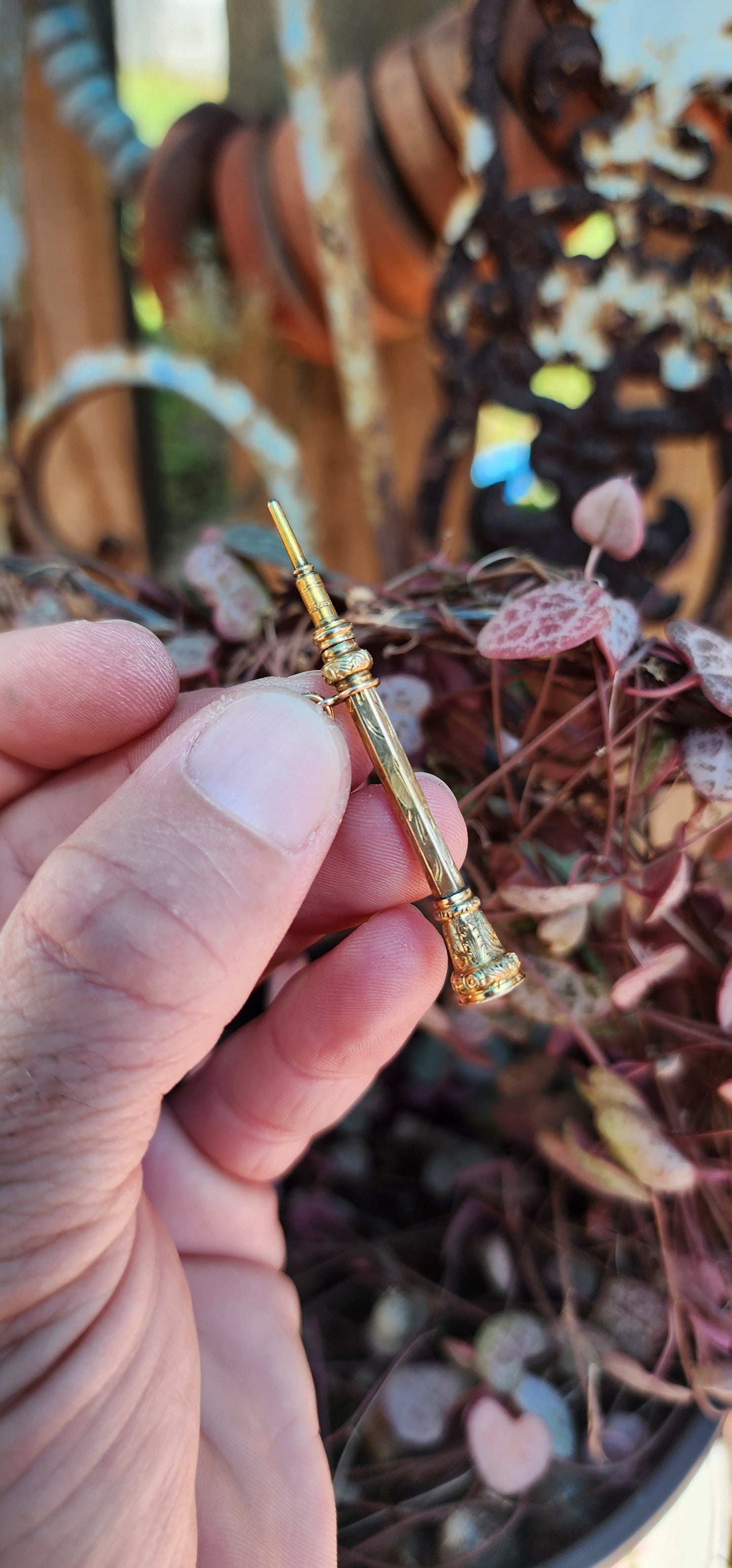 Antique Victorian 9ct Yellow Gold Propelling pencil pendant.